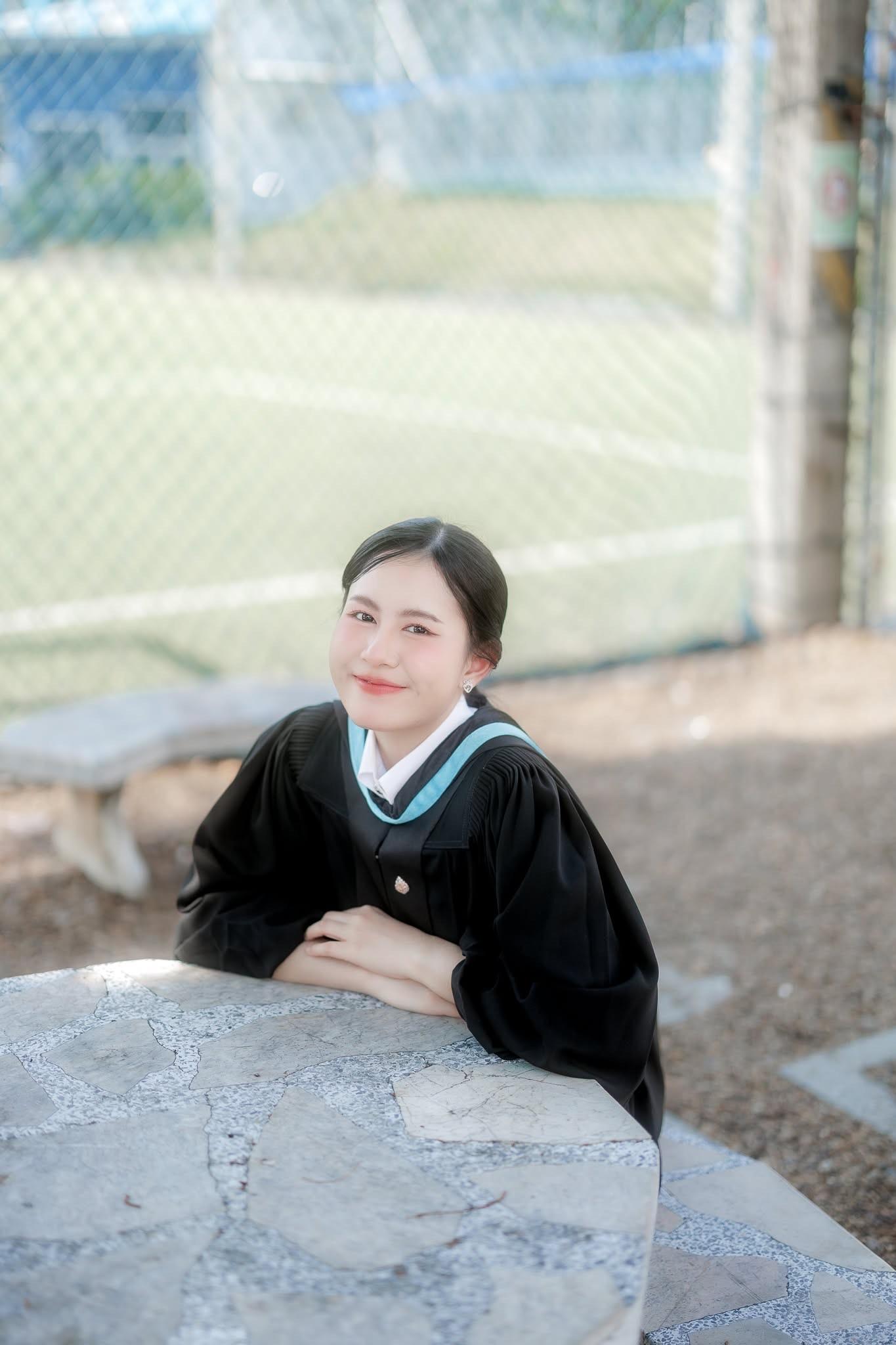 ผลงานรับปริญญา มหาวิทยาลัยศิลปากร โดย ถ่ายกับฟิล์ม ภาพที่ 3