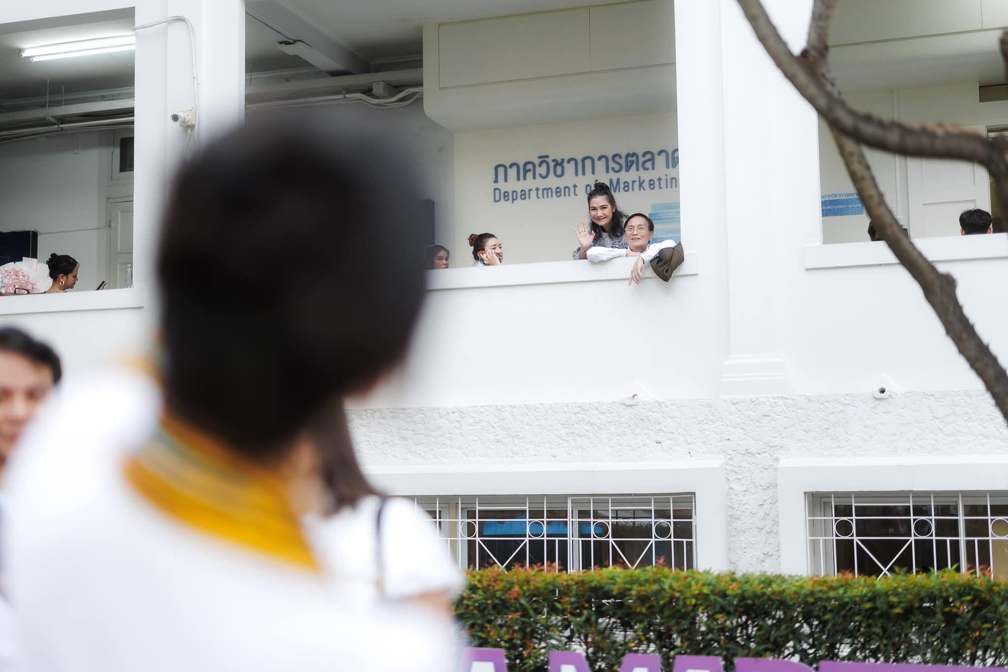 ผลงานรับปริญญา จุฬาลงกรณ์มหาวิทยาลัย โดย ถ่ายกับฟิล์ม ภาพที่ 7