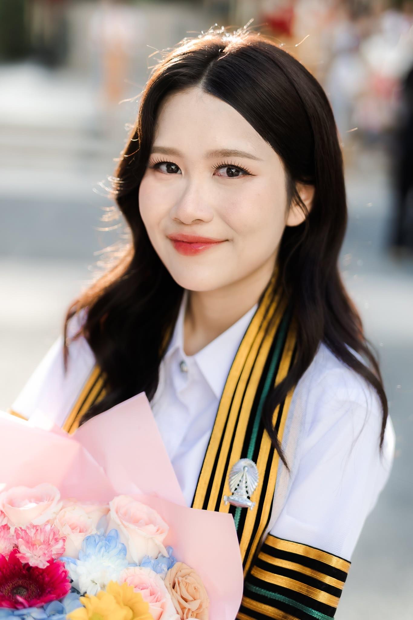 ผลงานรับปริญญา จุฬาลงกรณ์มหาวิทยาลัย โดย ถ่ายกับฟิล์ม ภาพที่ 6
