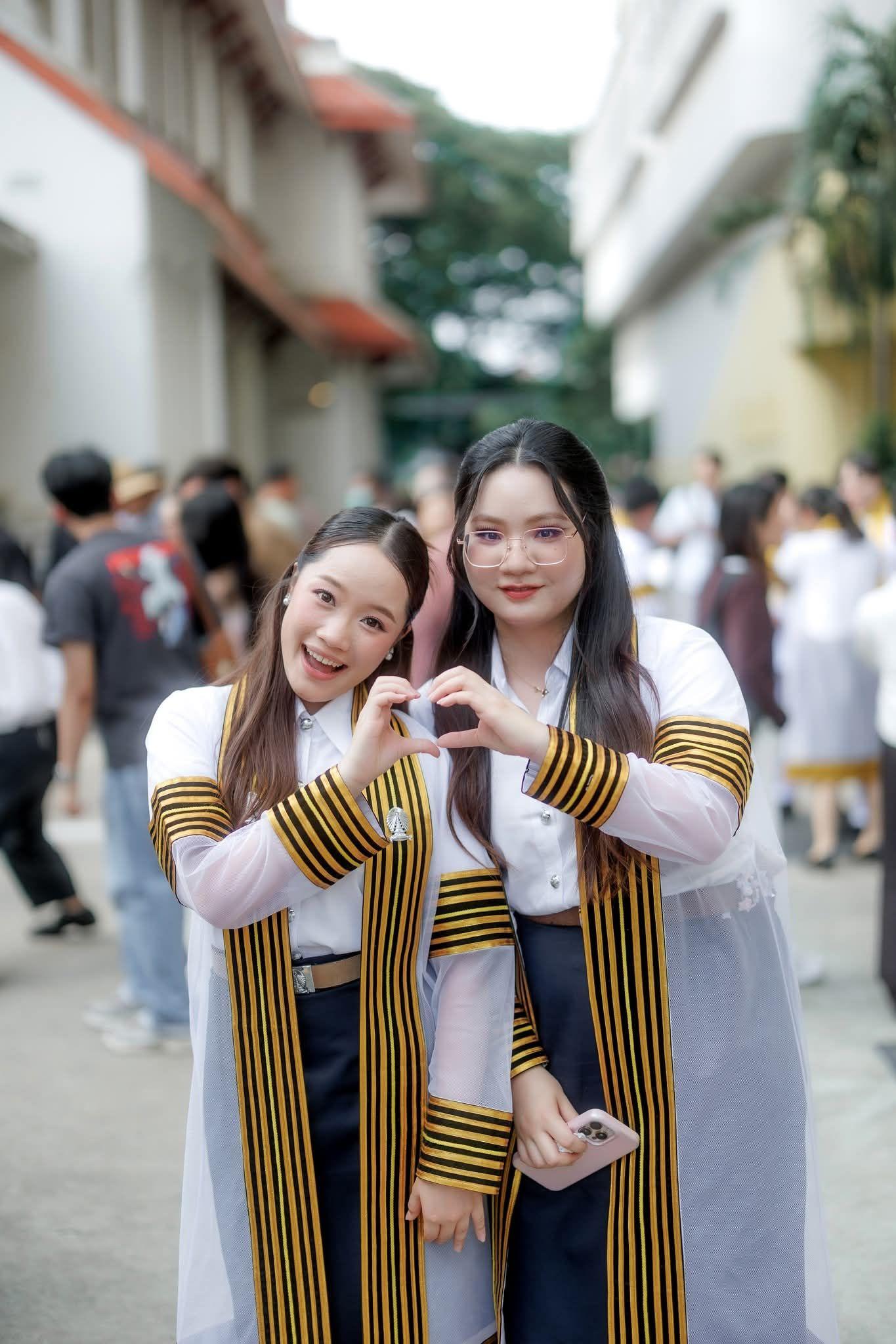 ผลงานรับปริญญา จุฬาลงกรณ์มหาวิทยาลัย โดย ถ่ายกับฟิล์ม ภาพที่ 7