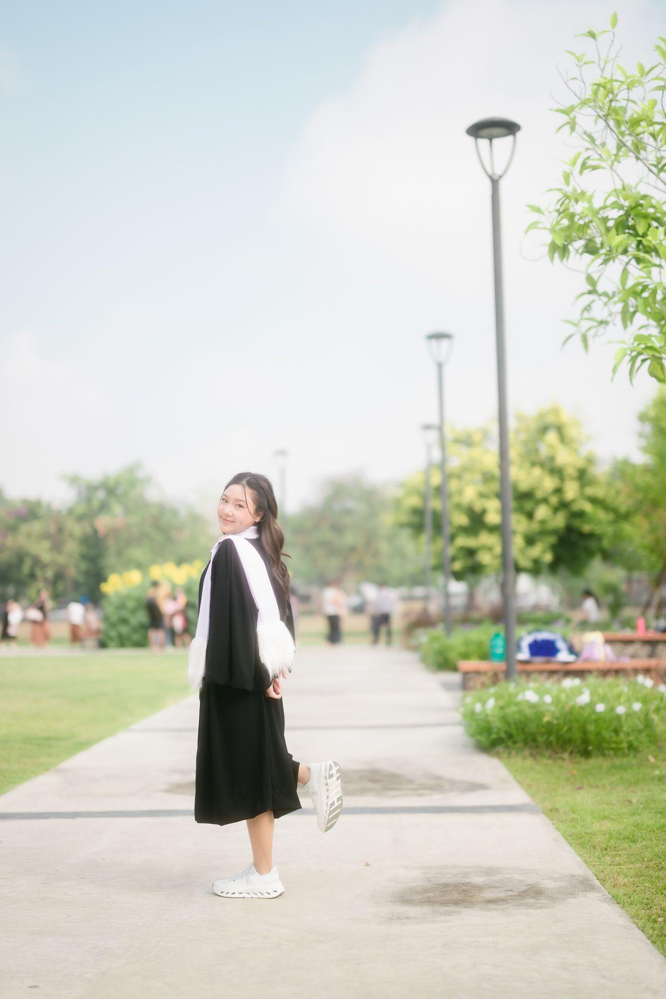 ผลงานรับปริญญา มหาวิทยาลัยธรรมศาสตร์ โดย Jojo ภาพที่ 8