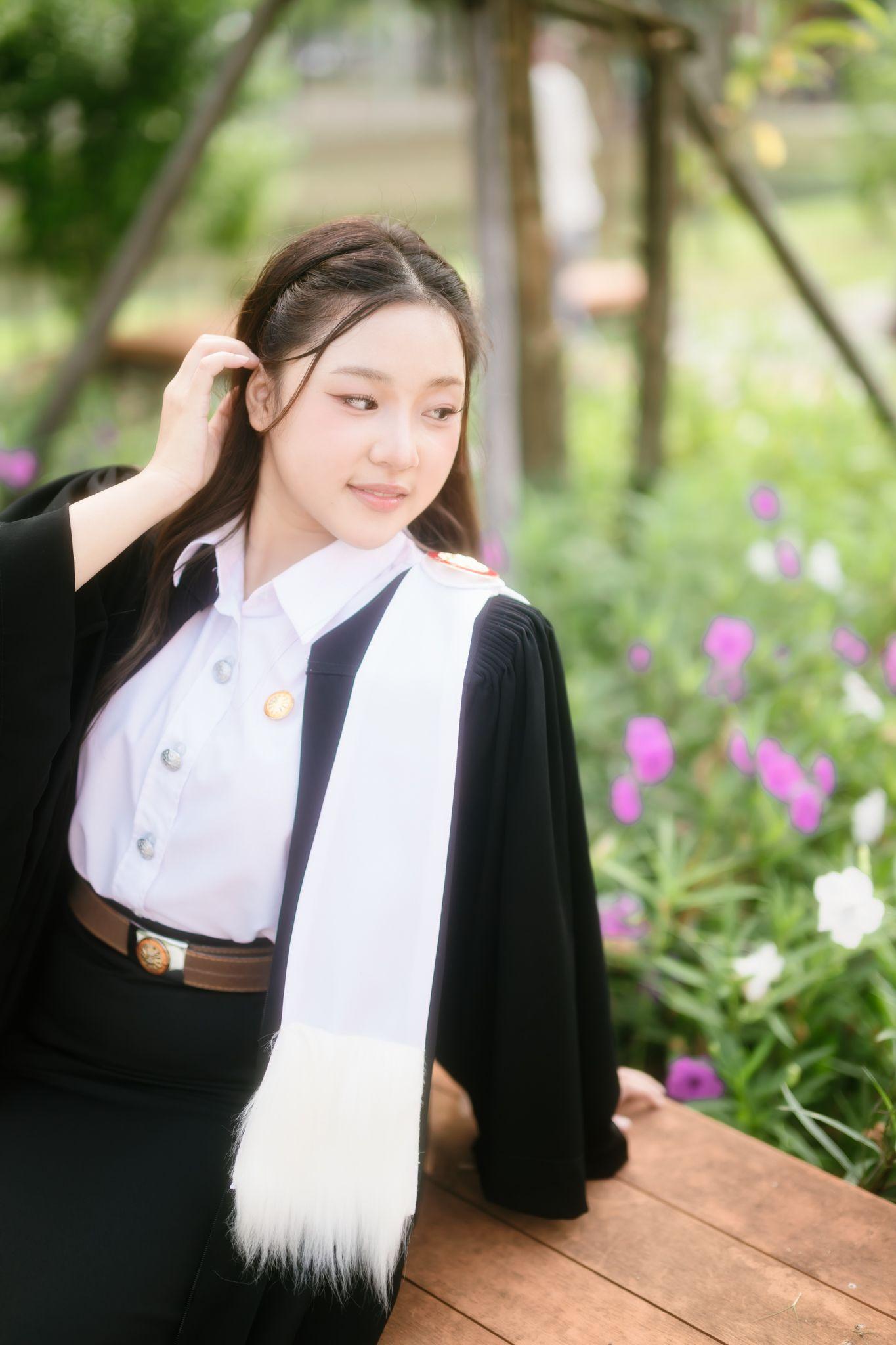 ผลงานรับปริญญา มหาวิทยาลัยธรรมศาสตร์ โดย Jojo ภาพที่ 9