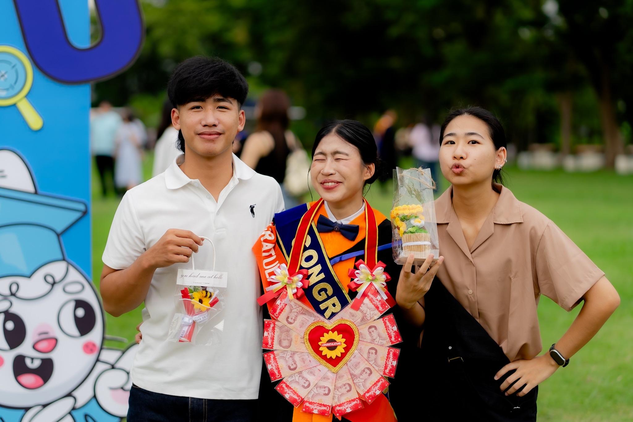ผลงานรับปริญญา มหาวิทยาลัยมหิดล โดย Ptim ภาพที่ 8