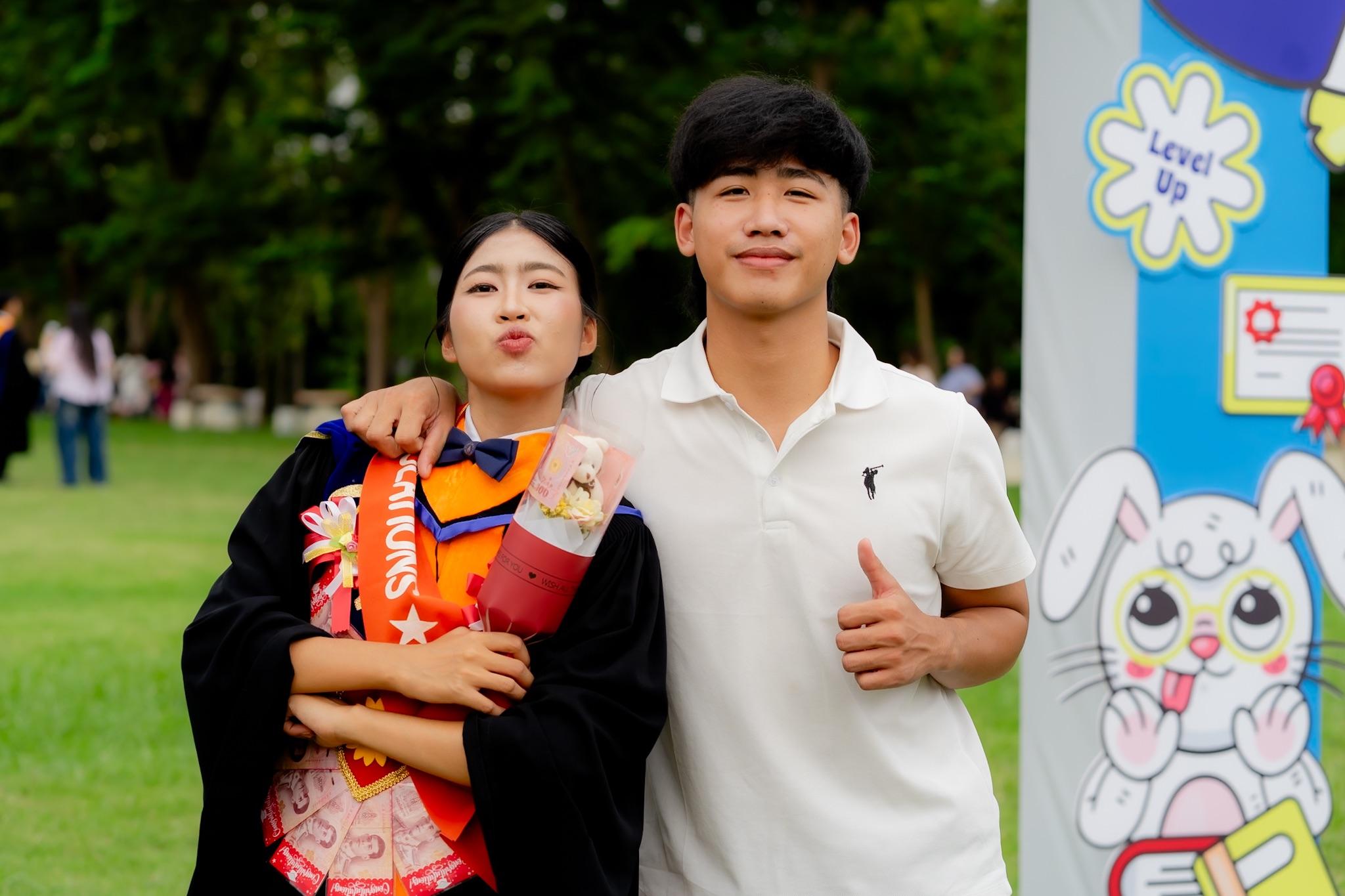 ผลงานรับปริญญา มหาวิทยาลัยมหิดล โดย Ptim ภาพที่ 6