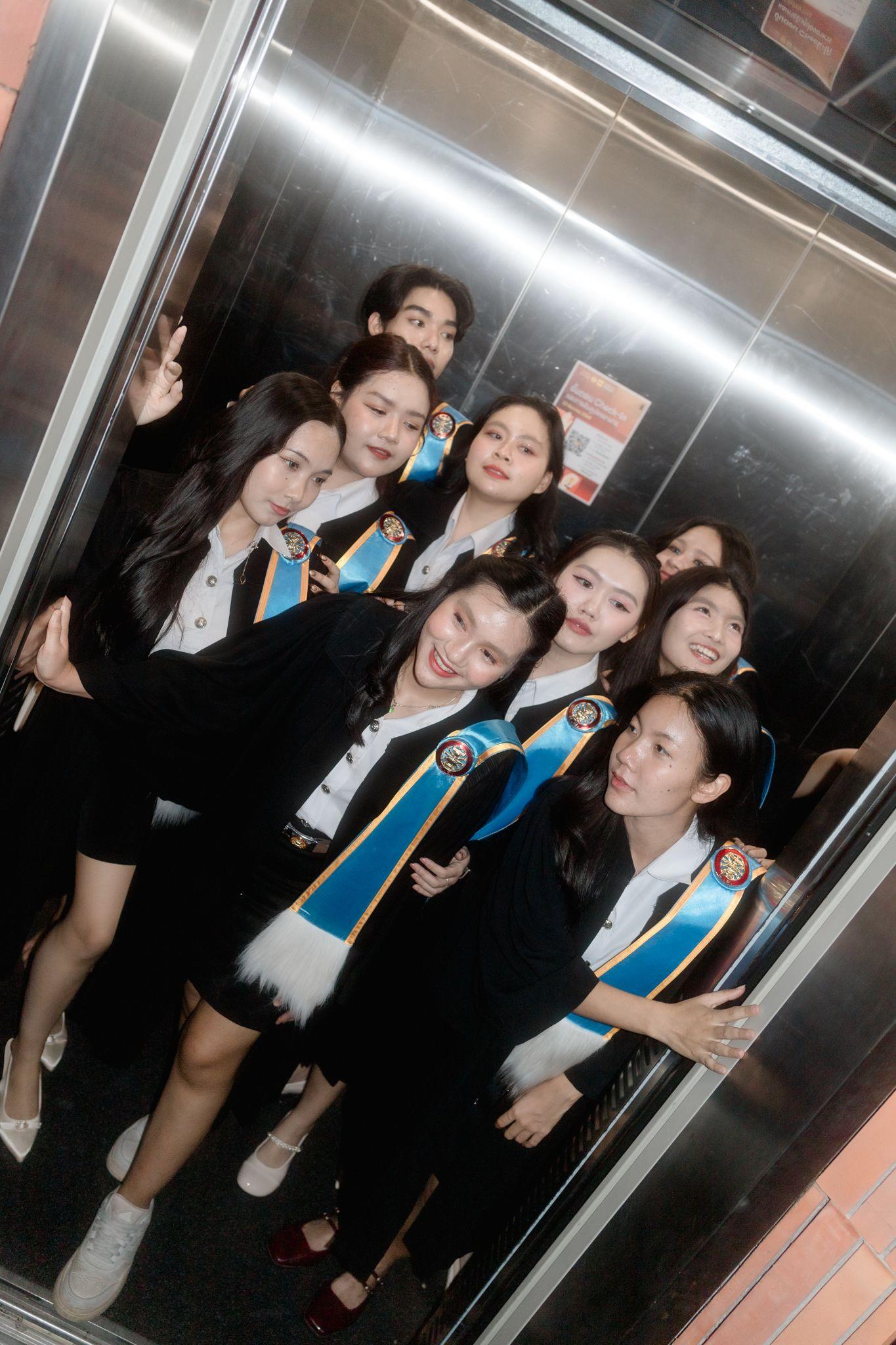 ผลงานรับปริญญา มหาวิทยาลัยธรรมศาสตร์ โดย Fiw.photo ภาพที่ 2