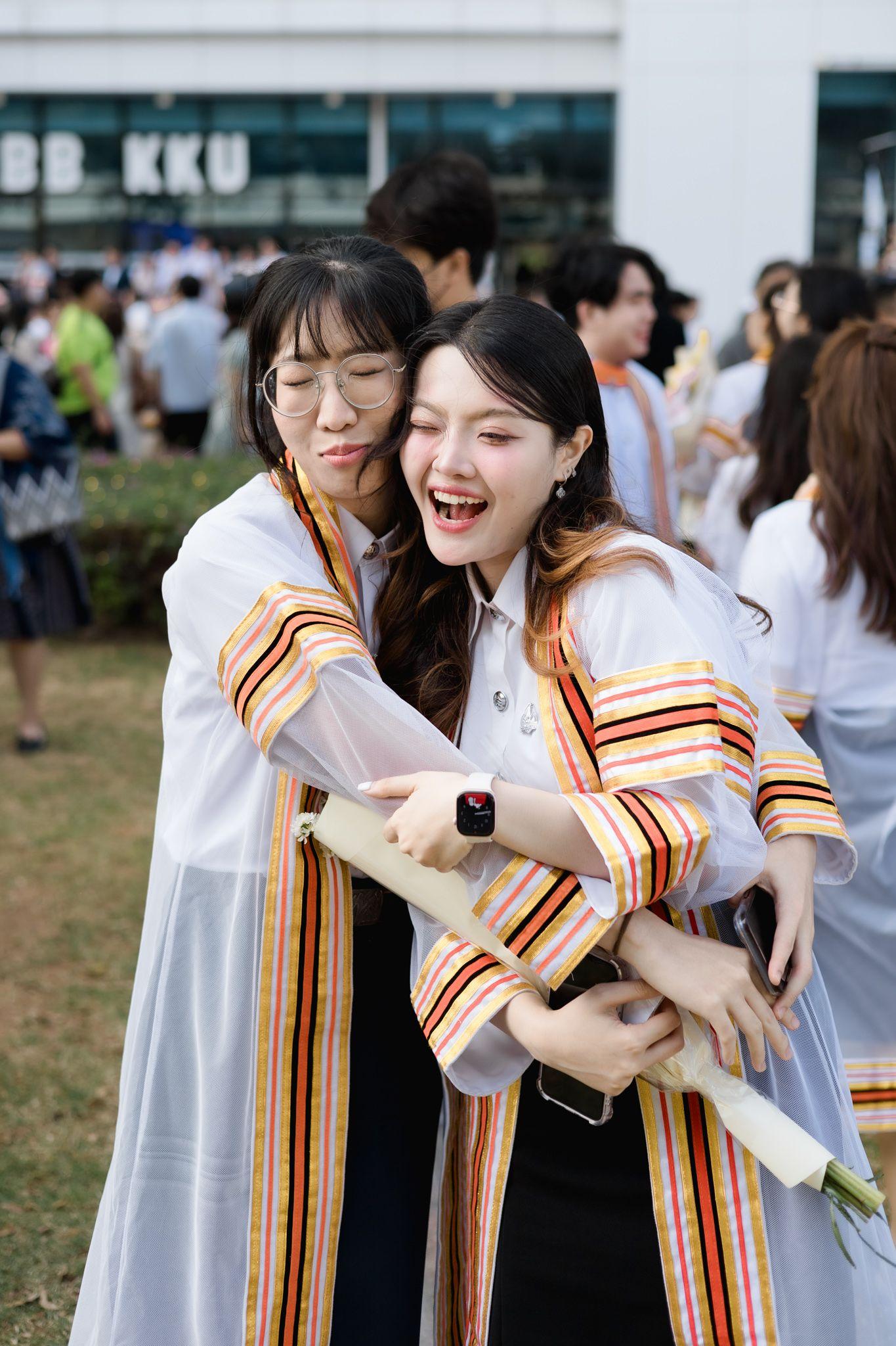 ผลงานรับปริญญา โดย Fiw.photo ภาพที่ 2