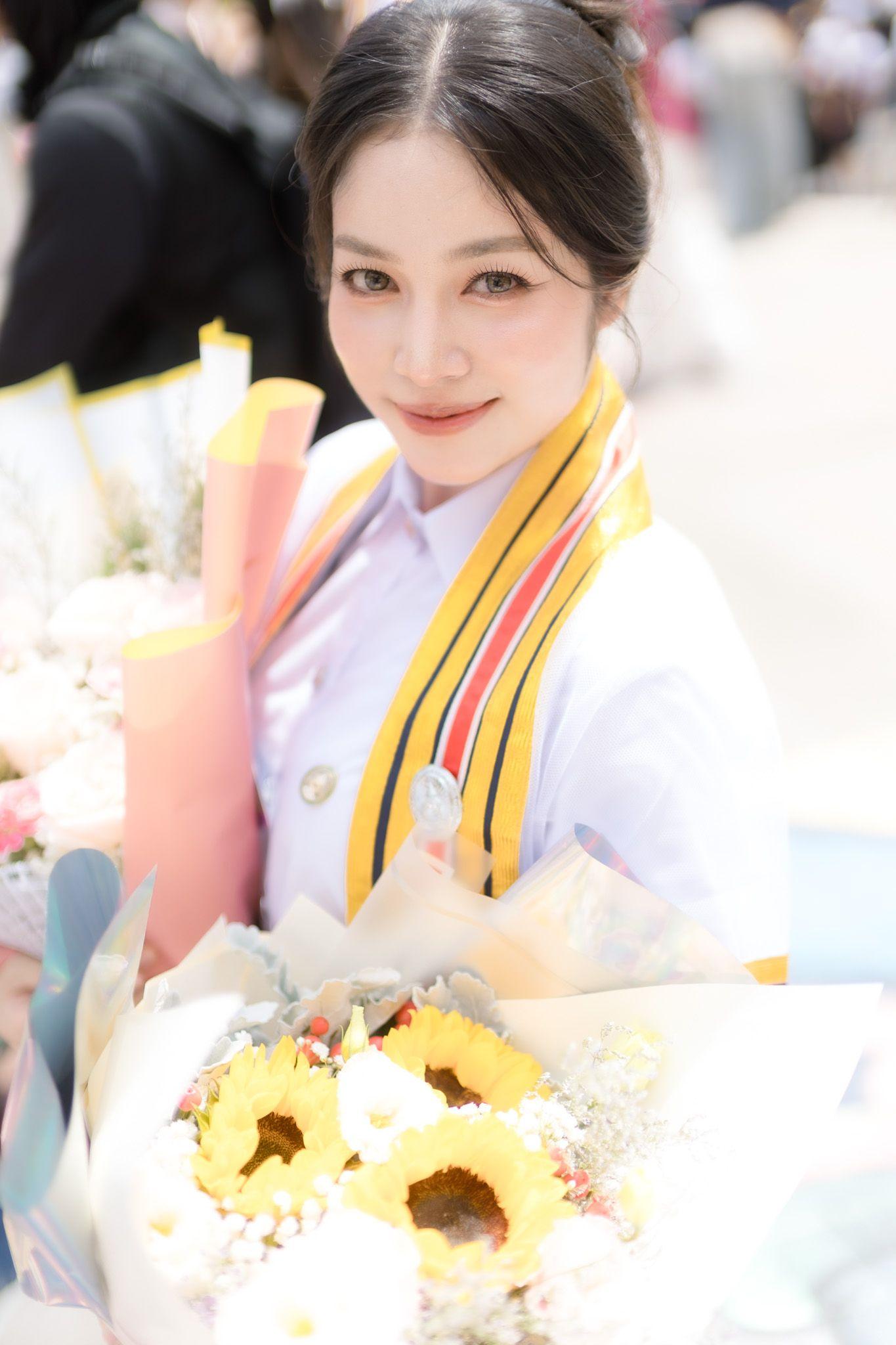 ผลงานรับปริญญา มหาวิทยาลัยราชภัฏสวนสุนันทา โดย Fiw.photo ภาพที่ 2