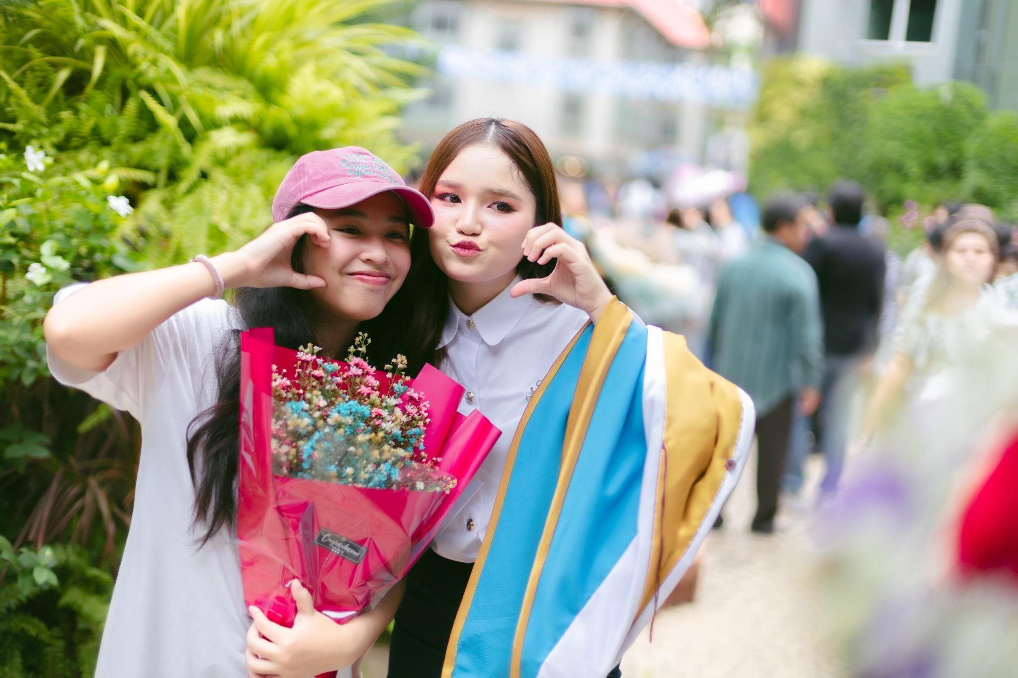 ผลงานรับปริญญา มหาวิทยาลัยสวนดุสิต โดย Kevensyn ภาพที่ 1