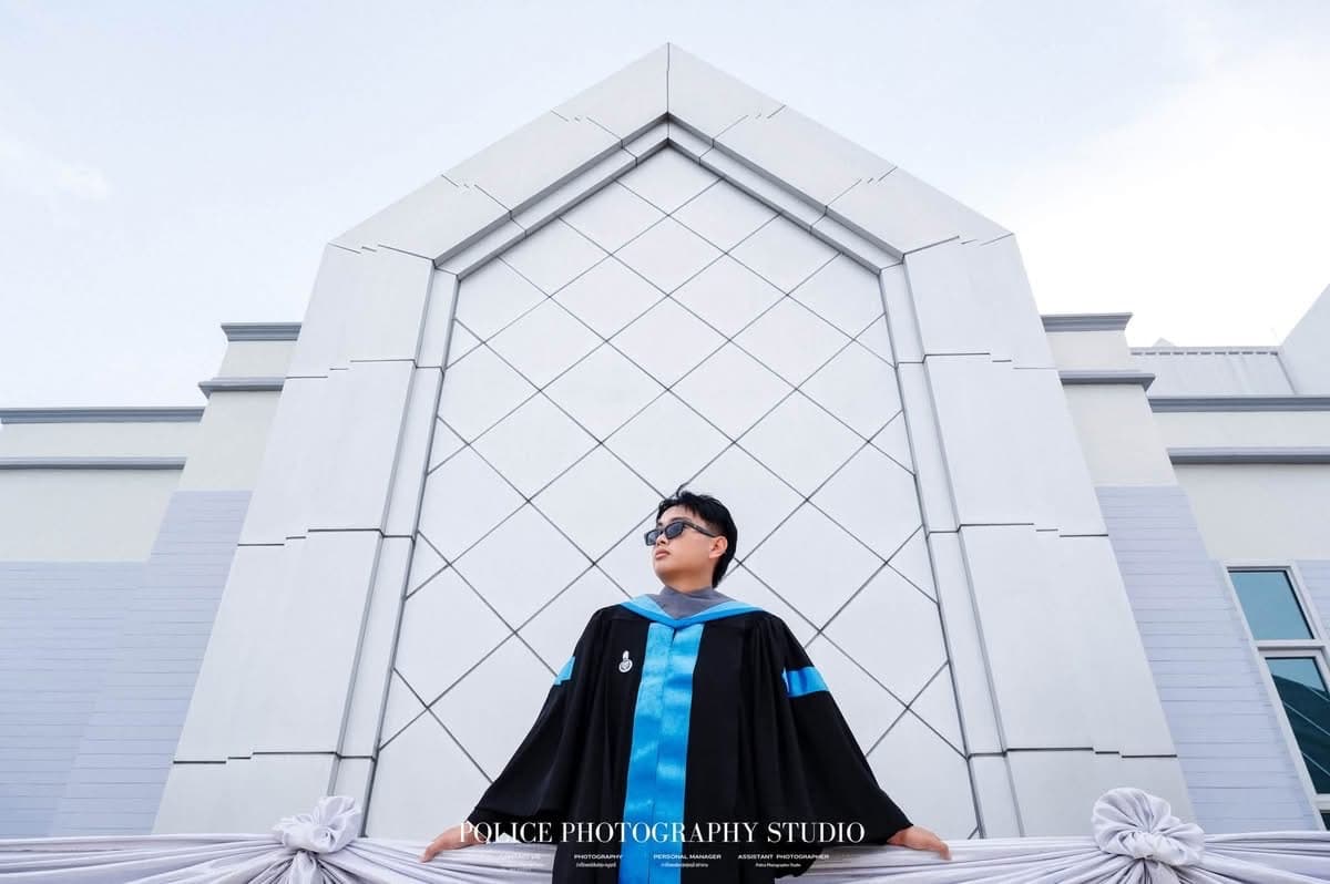 ผลงานรับปริญญา โดย รับปริญญา - ช่างภาพตำรวจ ภาพที่ 1
