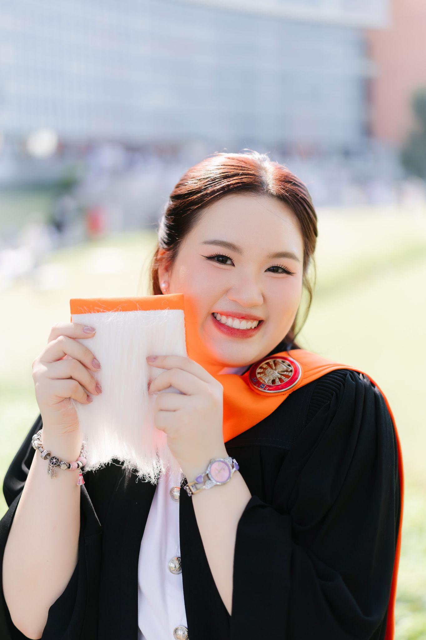ผลงานรับปริญญา มหาวิทยาลัยธรรมศาสตร์ โดย thnk.x ภาพที่ 3