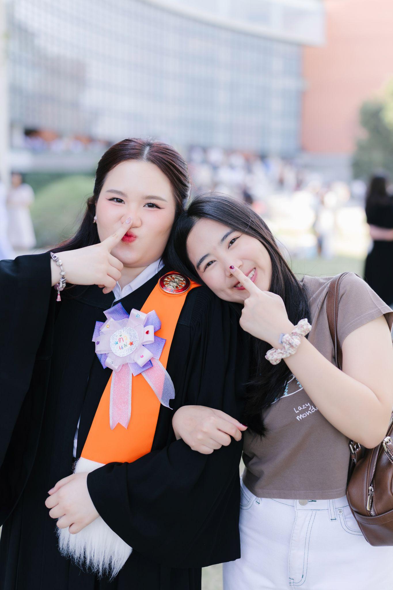 ผลงานรับปริญญา มหาวิทยาลัยธรรมศาสตร์ โดย thnk.x ภาพที่ 9