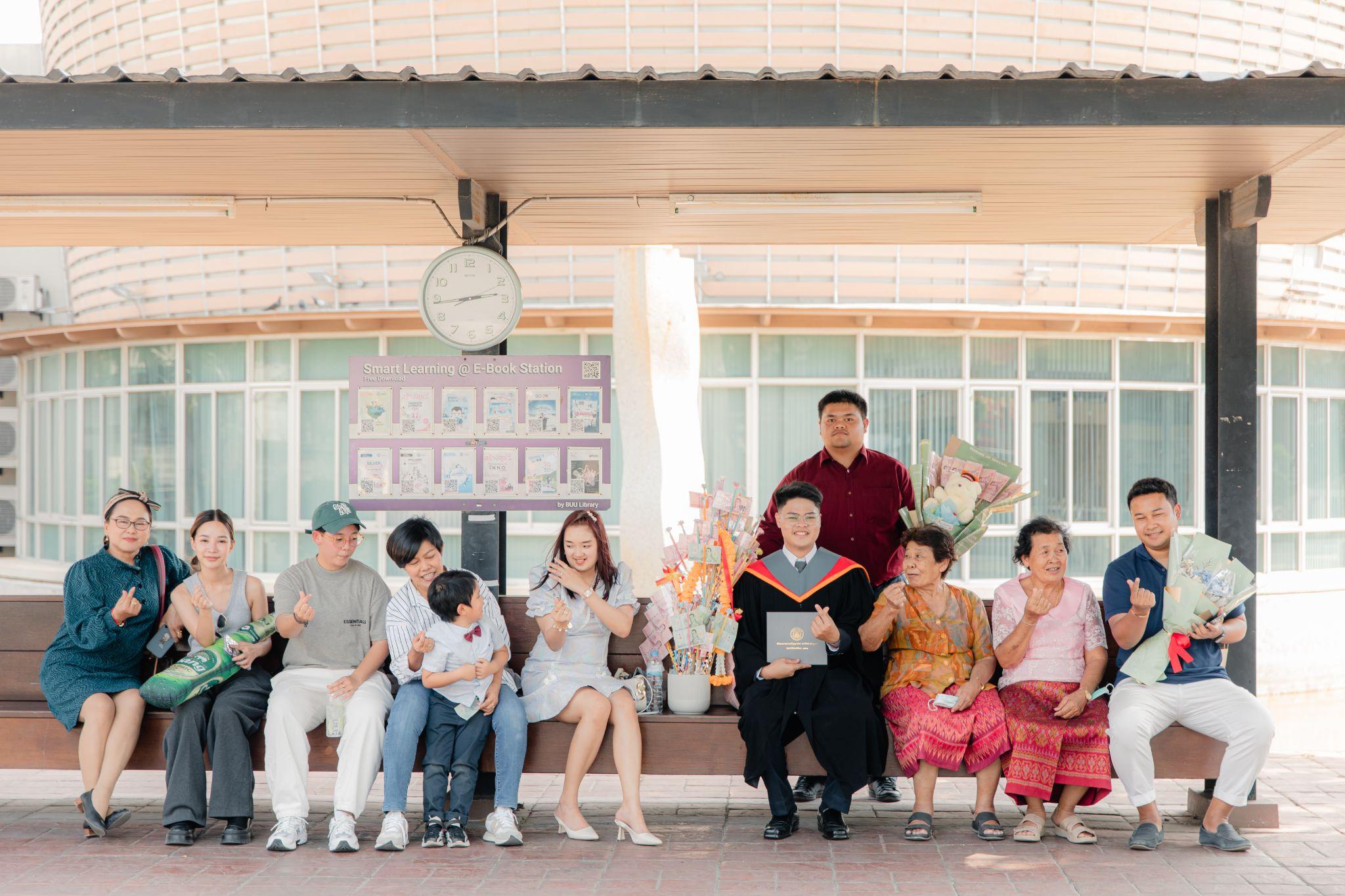 ผลงานรับปริญญา มหาวิทยาลัยบูรพา โดย Vatashi ภาพที่ 16