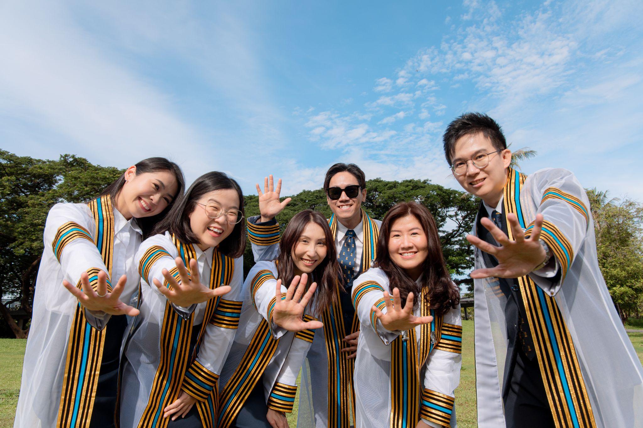 ผลงานรับปริญญา จุฬาลงกรณ์มหาวิทยาลัย โดย Vatashi ภาพที่ 4