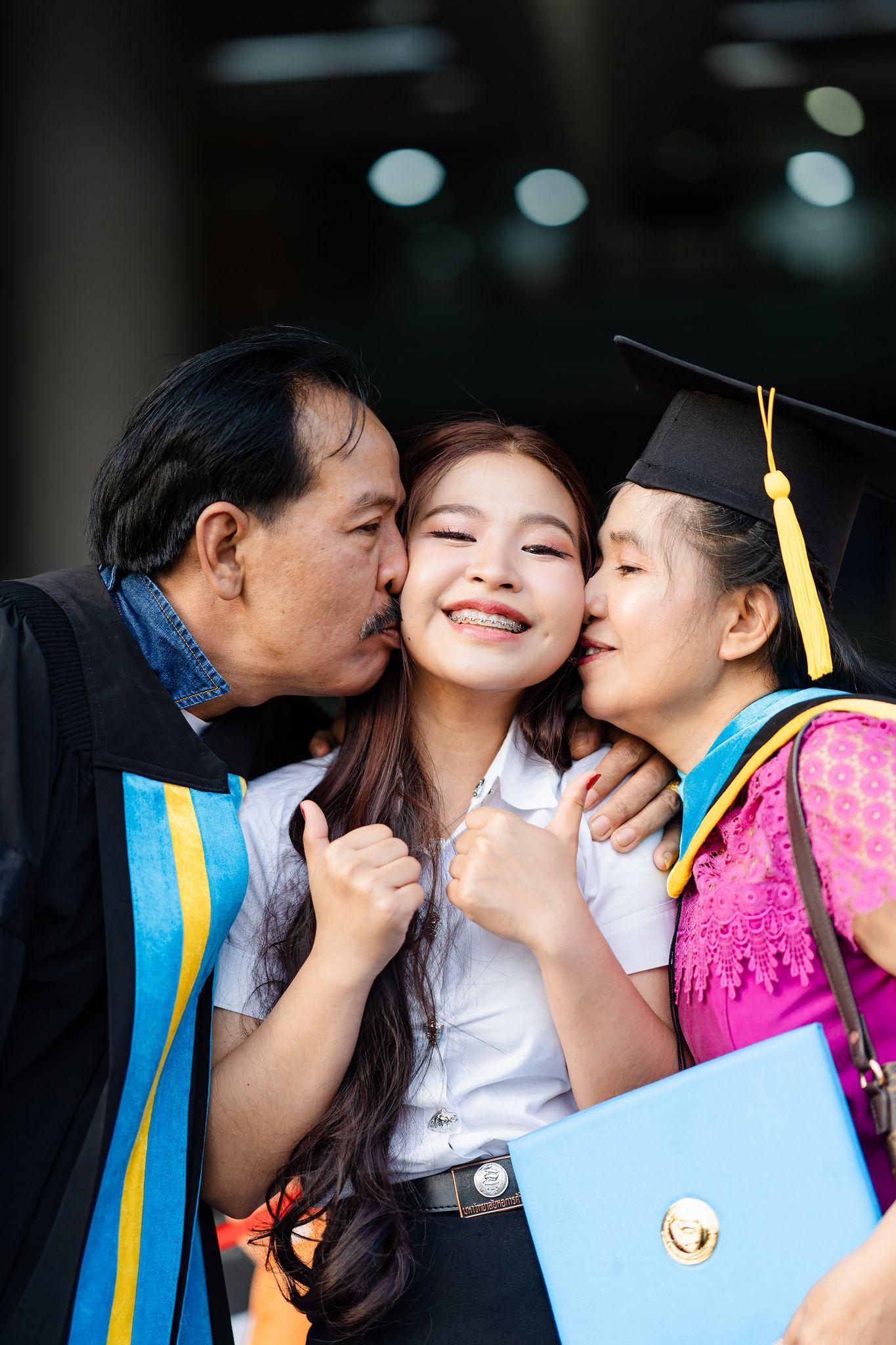 ผลงานรับปริญญา มหาวิทยาลัยหอการค้าไทย โดย Vatashi ภาพที่ 8