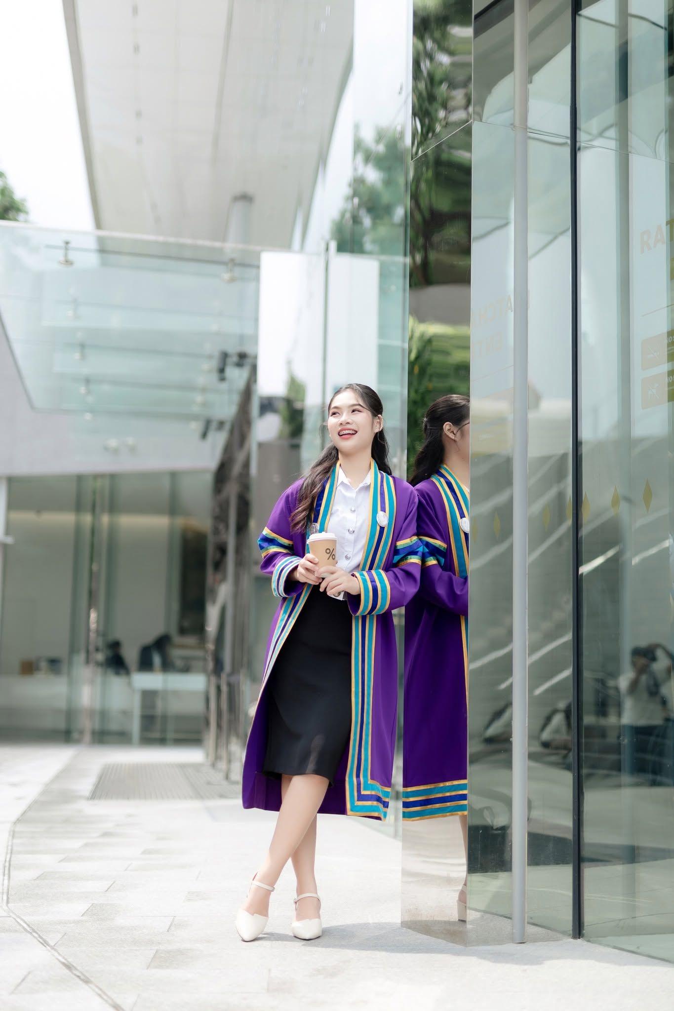 ผลงานรับปริญญา มหาวิทยาลัยราชภัฏบ้านสมเด็จเจ้าพระยา โดย จักรวาล16 ภาพที่ 3