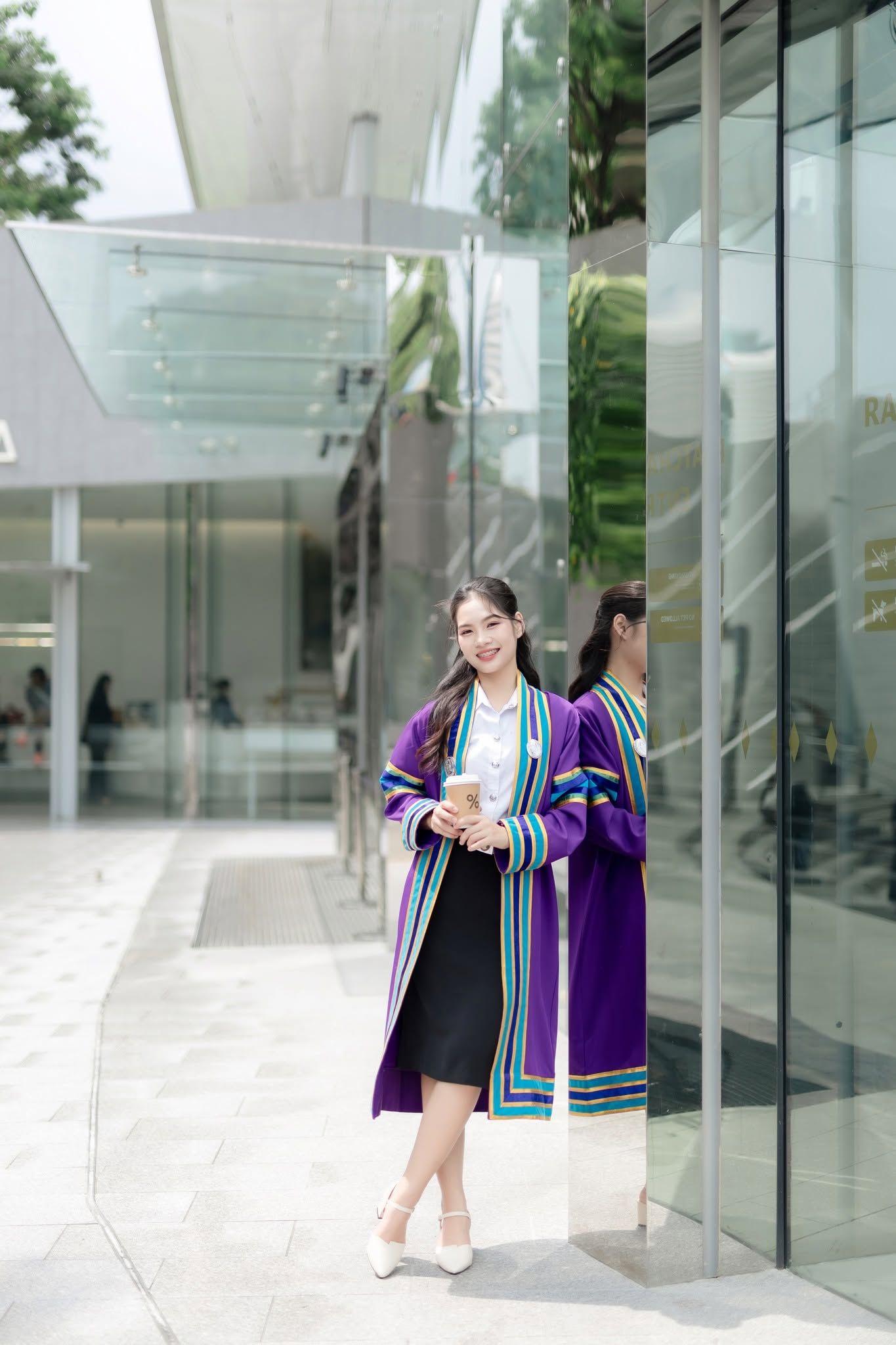 ผลงานรับปริญญา มหาวิทยาลัยราชภัฏบ้านสมเด็จเจ้าพระยา โดย จักรวาล16 ภาพที่ 11