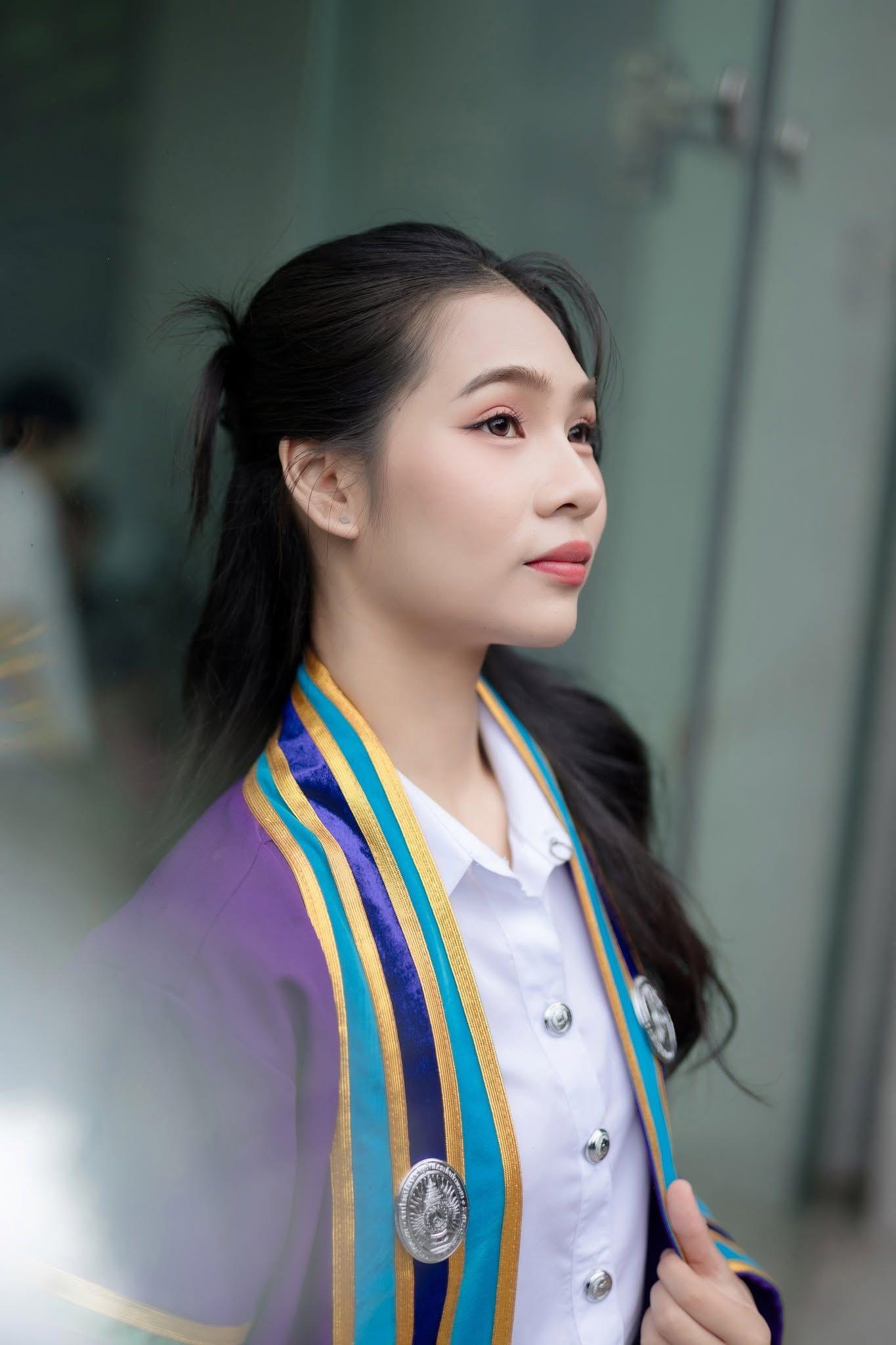 ผลงานรับปริญญา มหาวิทยาลัยราชภัฏบ้านสมเด็จเจ้าพระยา โดย จักรวาล16 ภาพที่ 12