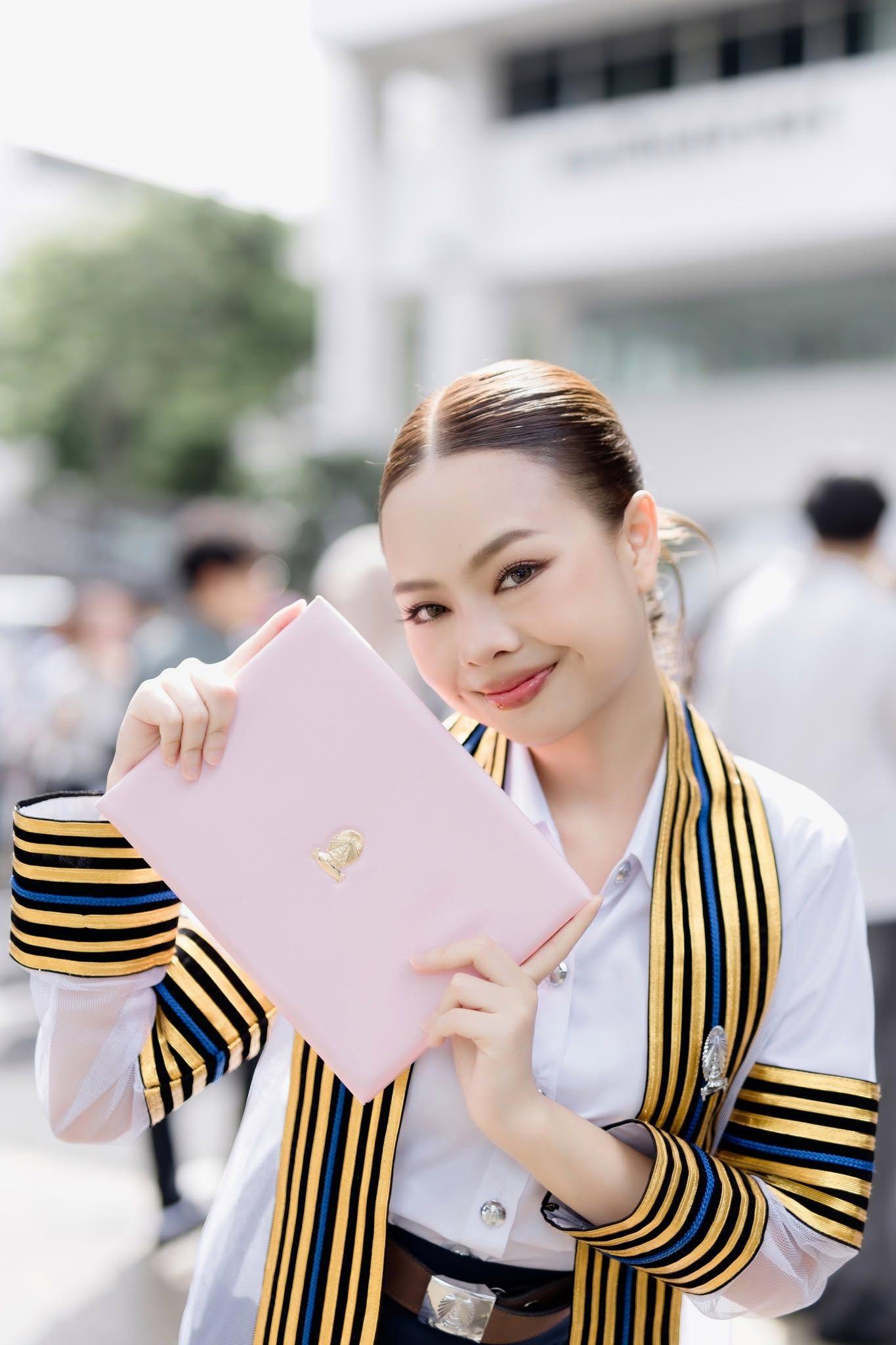 ผลงานรับปริญญา จุฬาลงกรณ์มหาวิทยาลัย โดย จักรวาล16 ภาพที่ 3