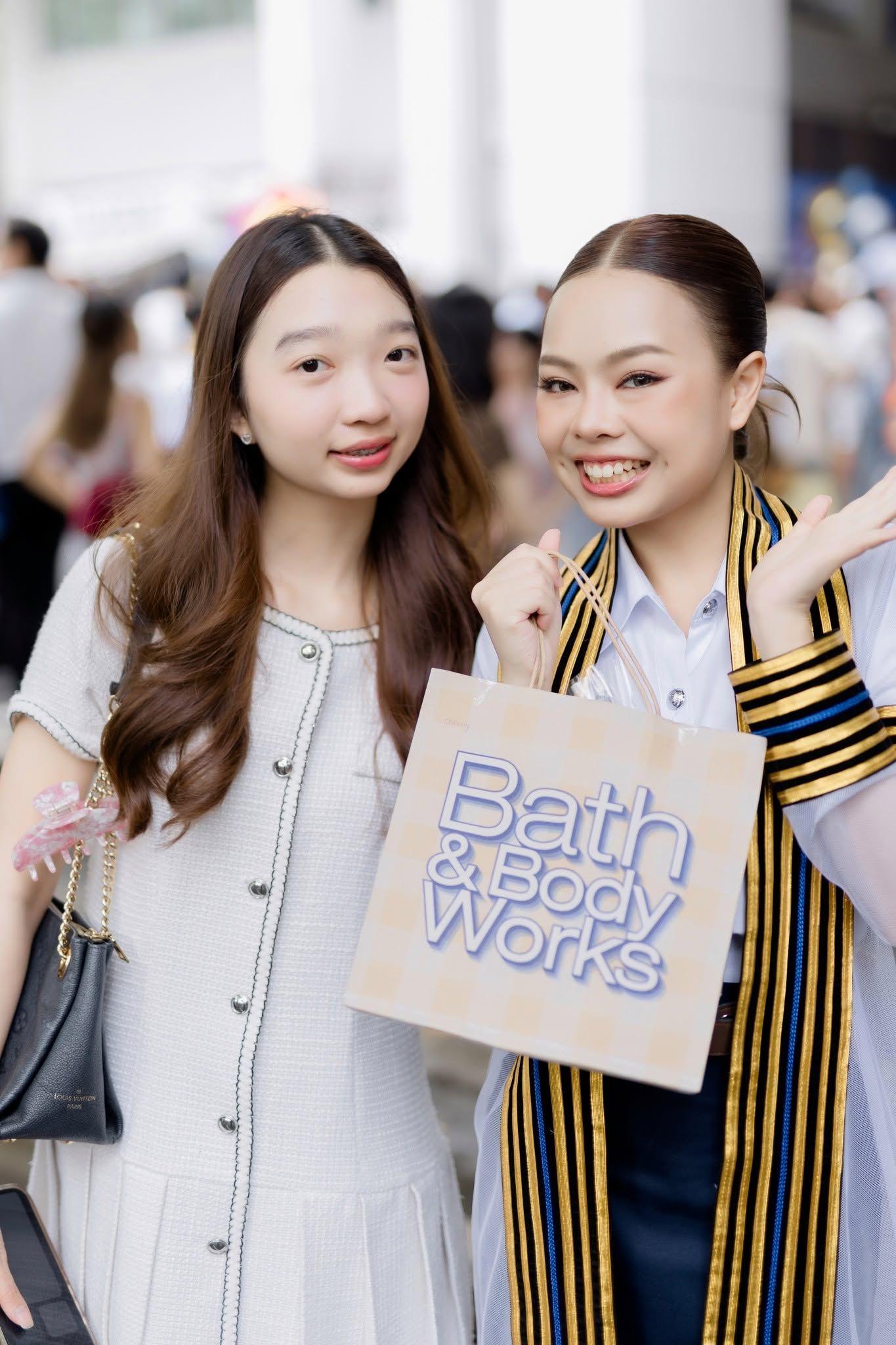 ผลงานรับปริญญา จุฬาลงกรณ์มหาวิทยาลัย โดย จักรวาล16 ภาพที่ 7