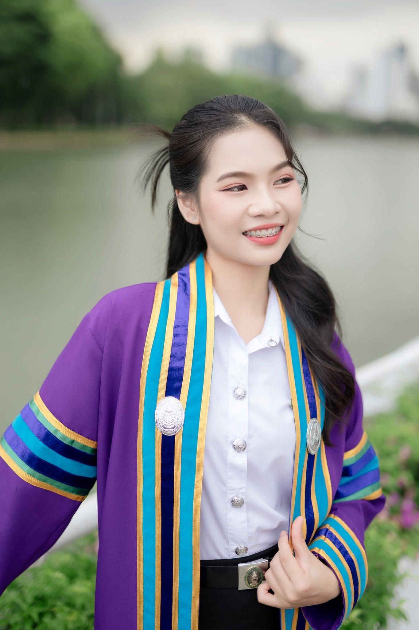 ผลงานรับปริญญา มหาวิทยาลัยราชภัฏบ้านสมเด็จเจ้าพระยา โดย จักรวาล16 ภาพที่ 20