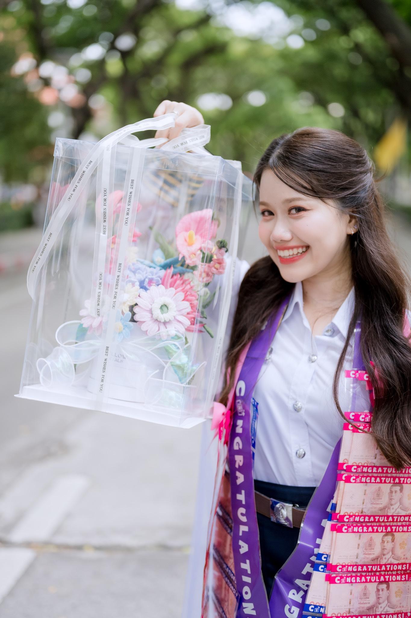 ผลงานรับปริญญา จุฬาลงกรณ์มหาวิทยาลัย โดย shangnuipoto ภาพที่ 4