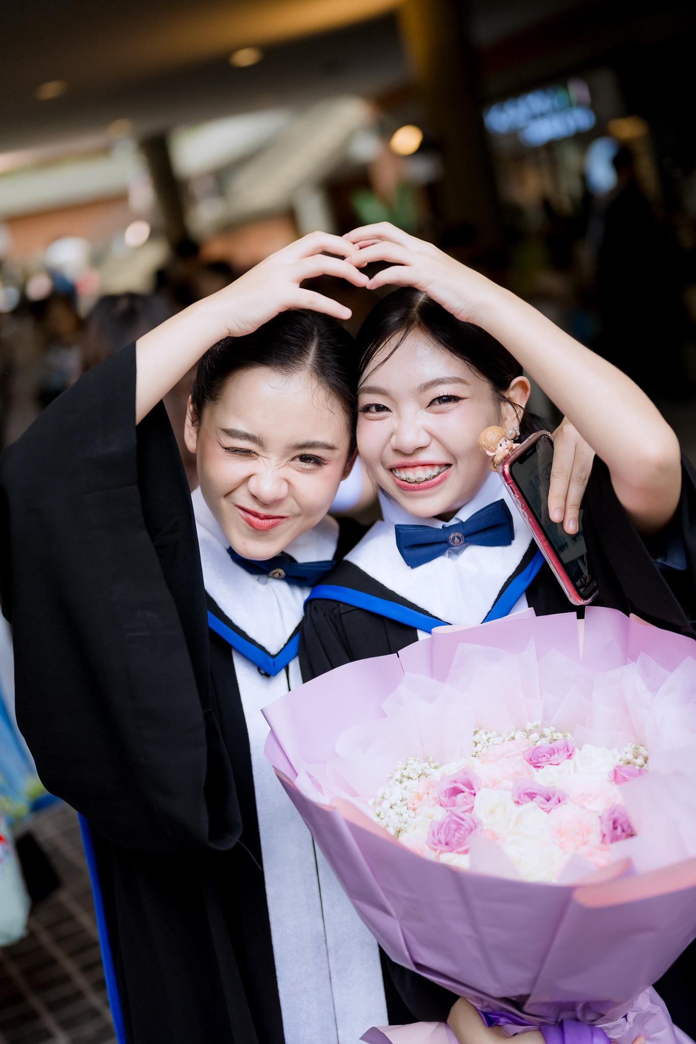 ผลงานรับปริญญา มหาวิทยาลัยมหิดล โดย shangnuipoto ภาพที่ 20