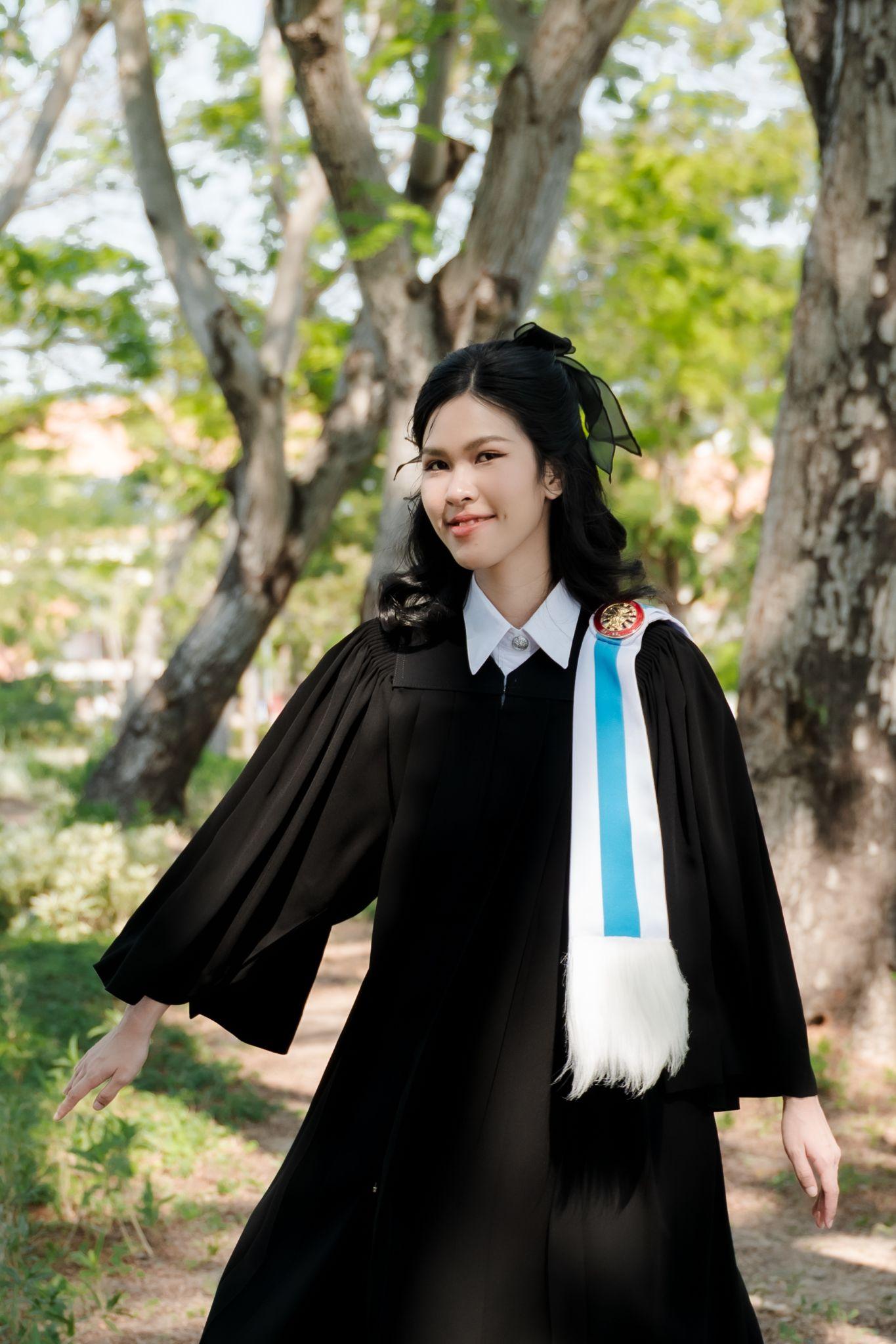 ผลงานรับปริญญา มหาวิทยาลัยธรรมศาสตร์ โดย Narratell Gallery ภาพที่ 2