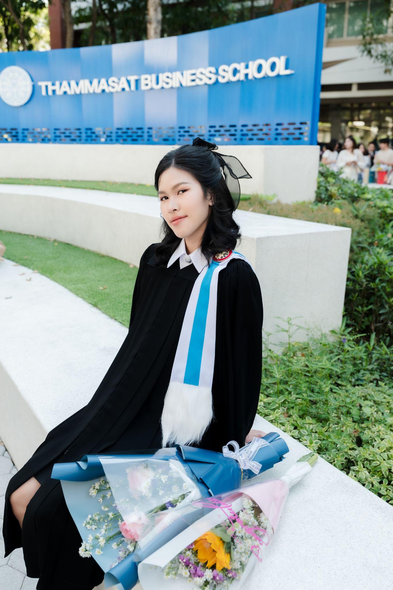 ผลงานรับปริญญา มหาวิทยาลัยธรรมศาสตร์ โดย Narratell Gallery ภาพที่ 12