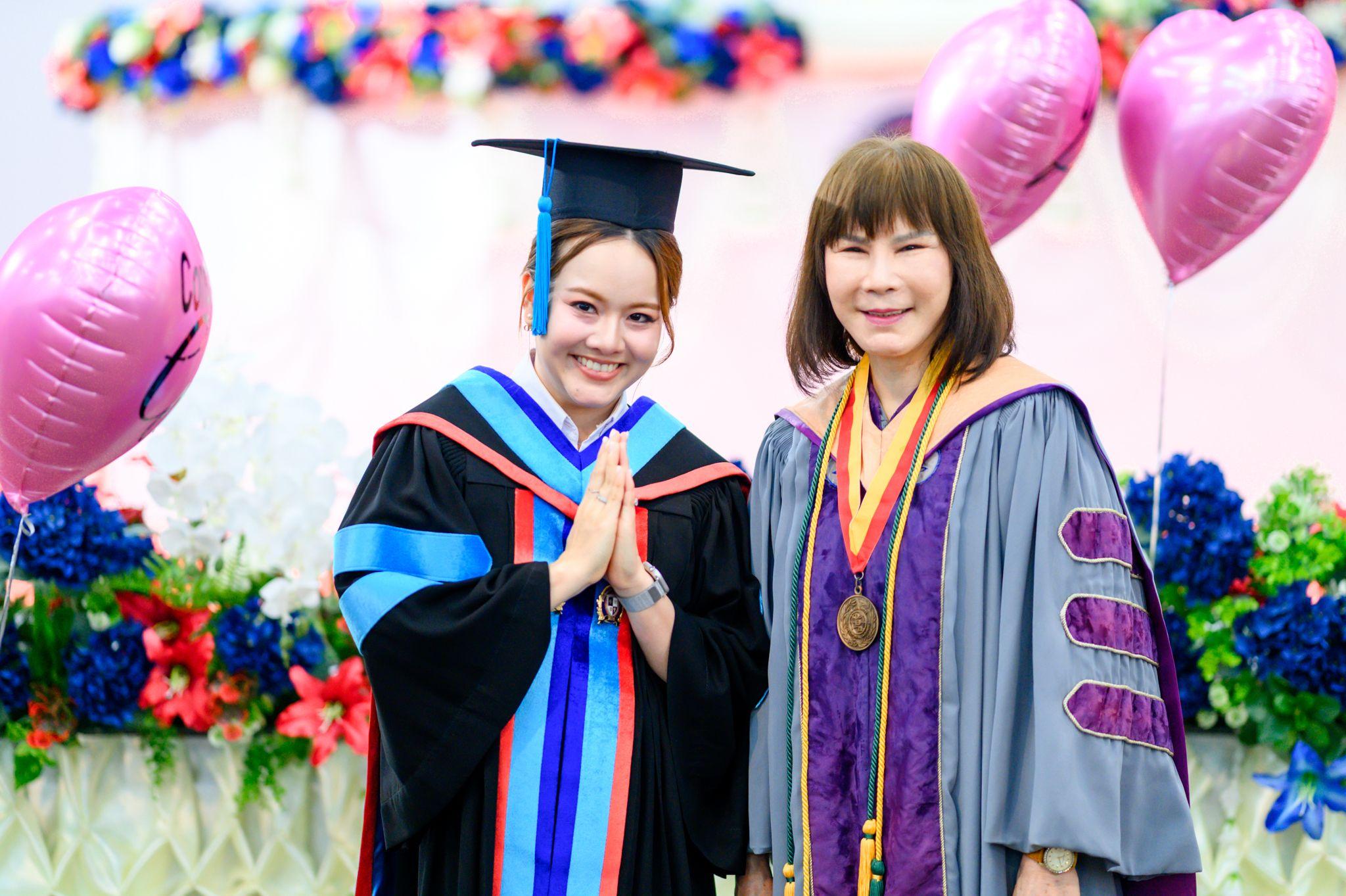 ผลงานรับปริญญา สถาบันวิทยาการประกอบการแห่งอโยธยา โดย King ภาพที่ 4