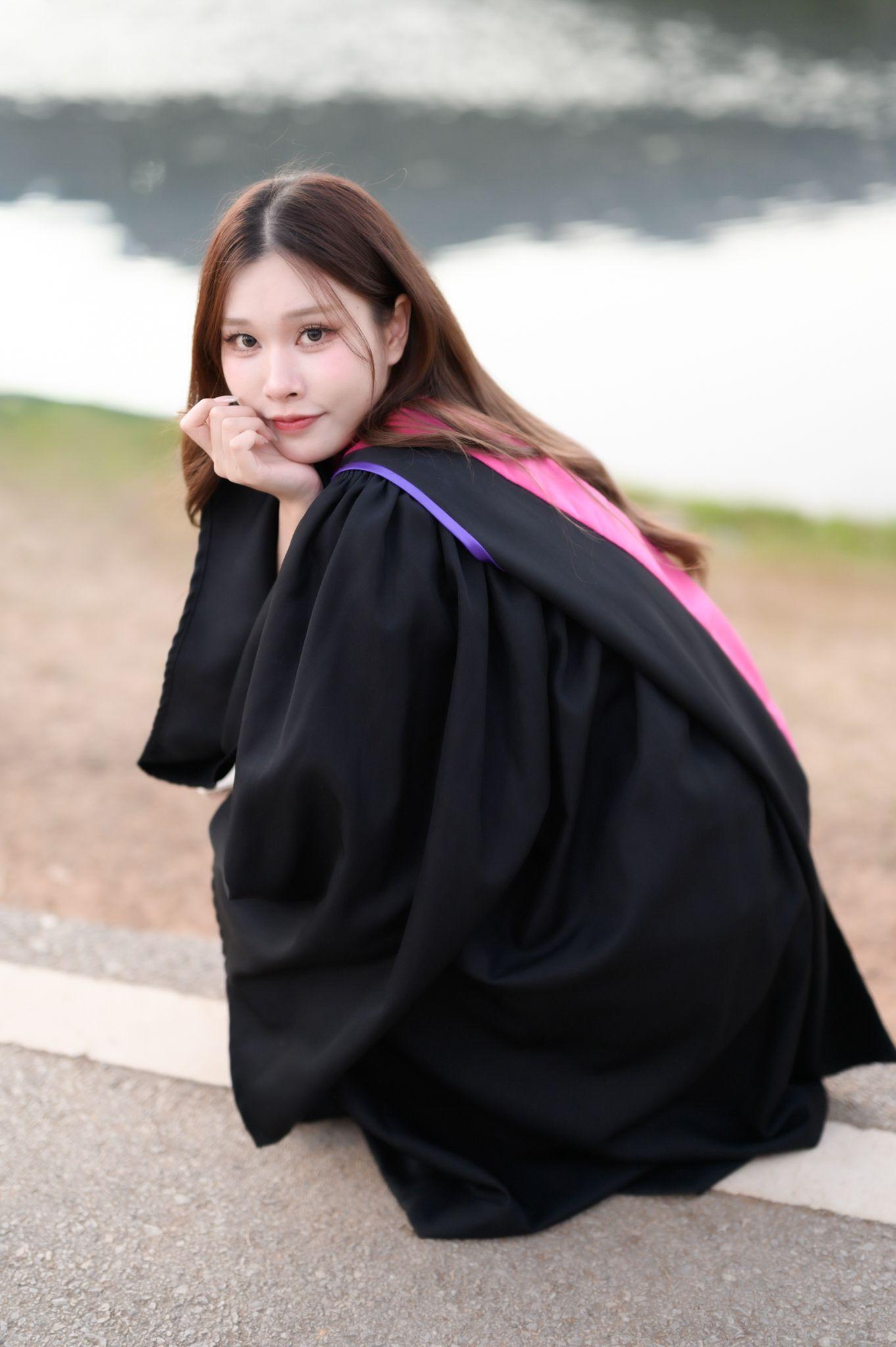 ผลงานรับปริญญา มหาวิทยาลัยเชียงใหม่ โดย มุมห้อง Photo ภาพที่ 1