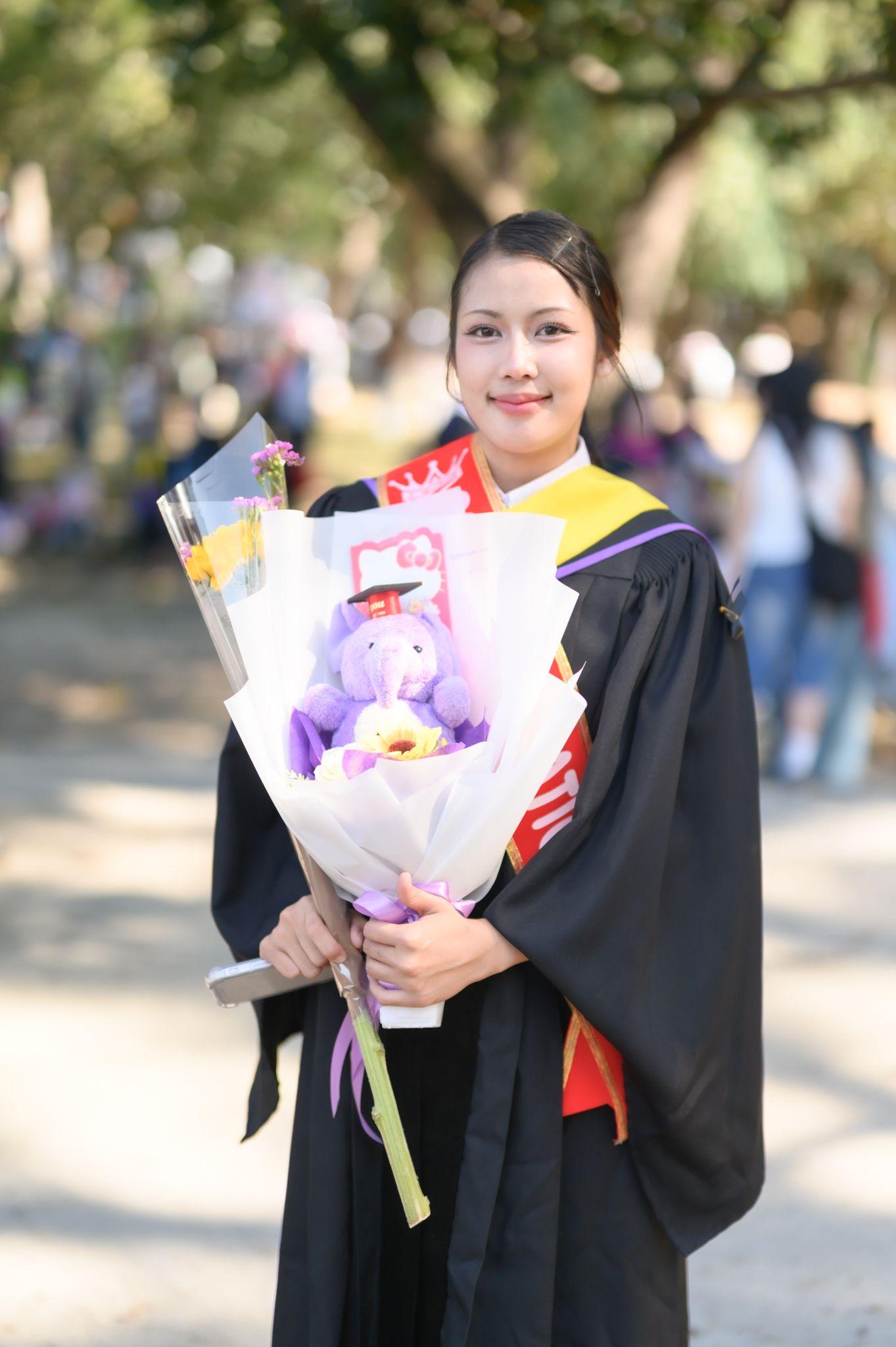 ผลงานรับปริญญา มหาวิทยาลัยเชียงใหม่ โดย มุมห้อง Photo ภาพที่ 7