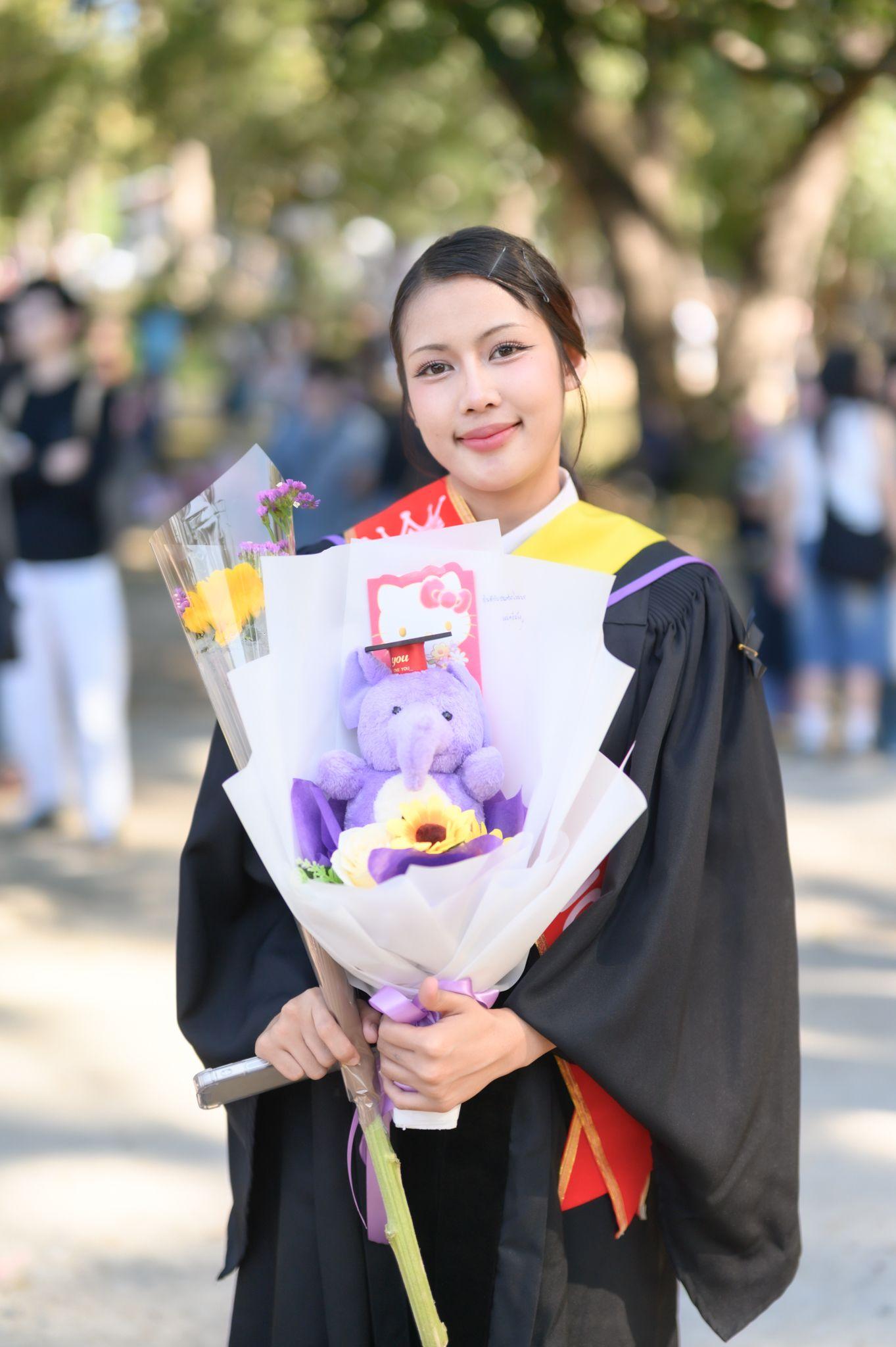 ผลงานรับปริญญา มหาวิทยาลัยเชียงใหม่ โดย มุมห้อง Photo ภาพที่ 10