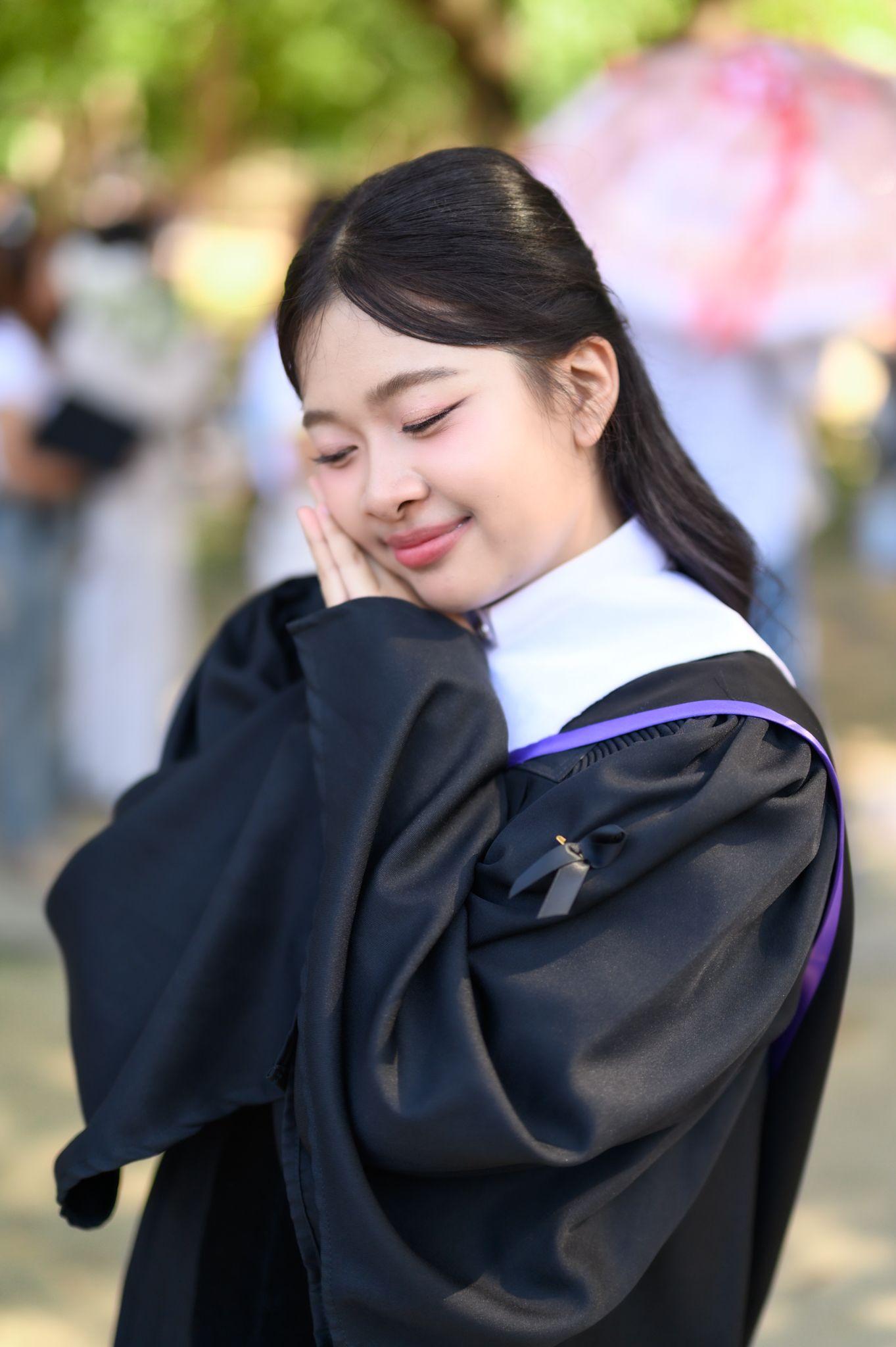 ผลงานรับปริญญา มหาวิทยาลัยเชียงใหม่ โดย มุมห้อง Photo ภาพที่ 3