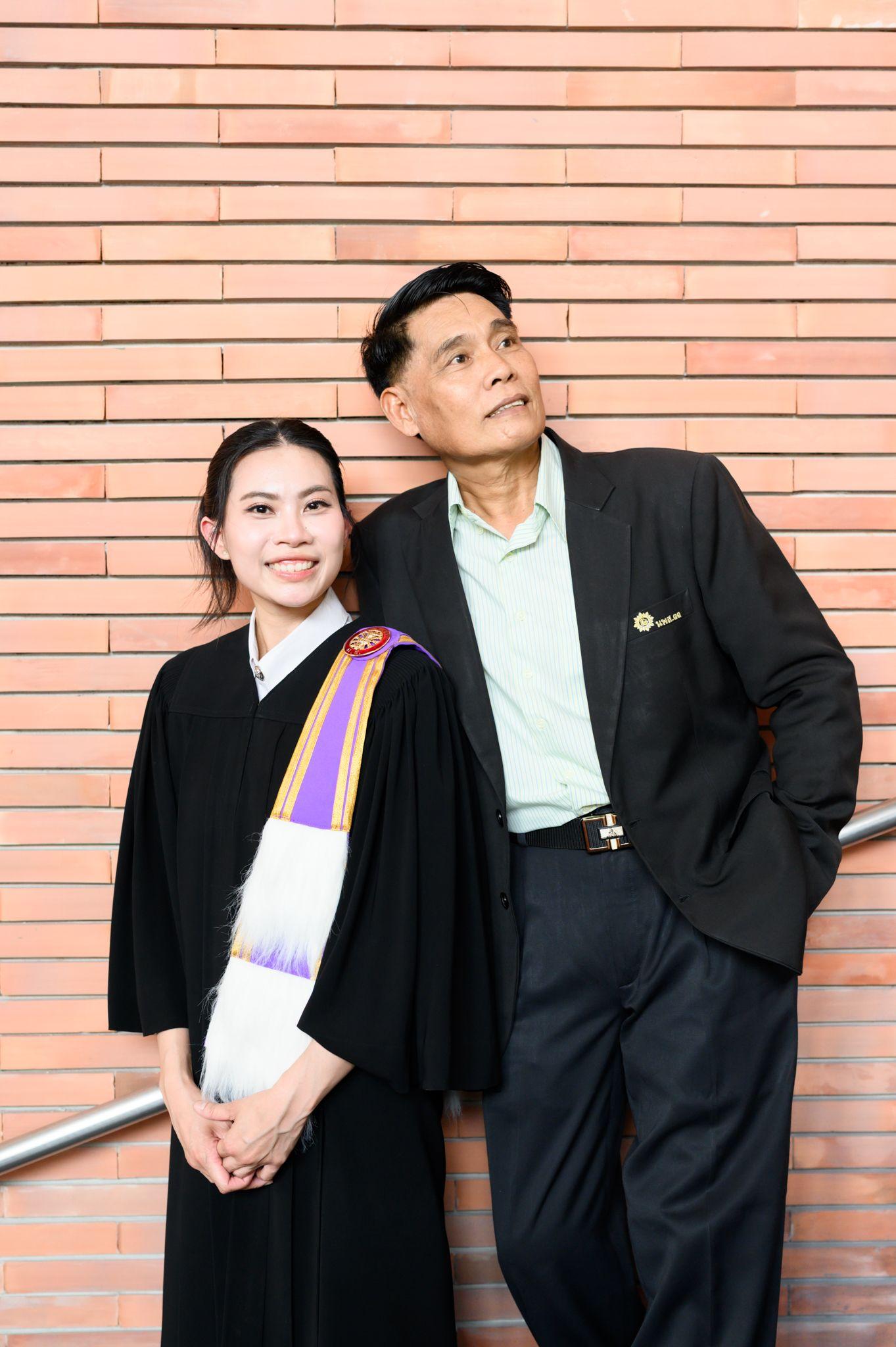 ผลงานรับปริญญา มหาวิทยาลัยธรรมศาสตร์ โดย มุมห้อง Photo ภาพที่ 5