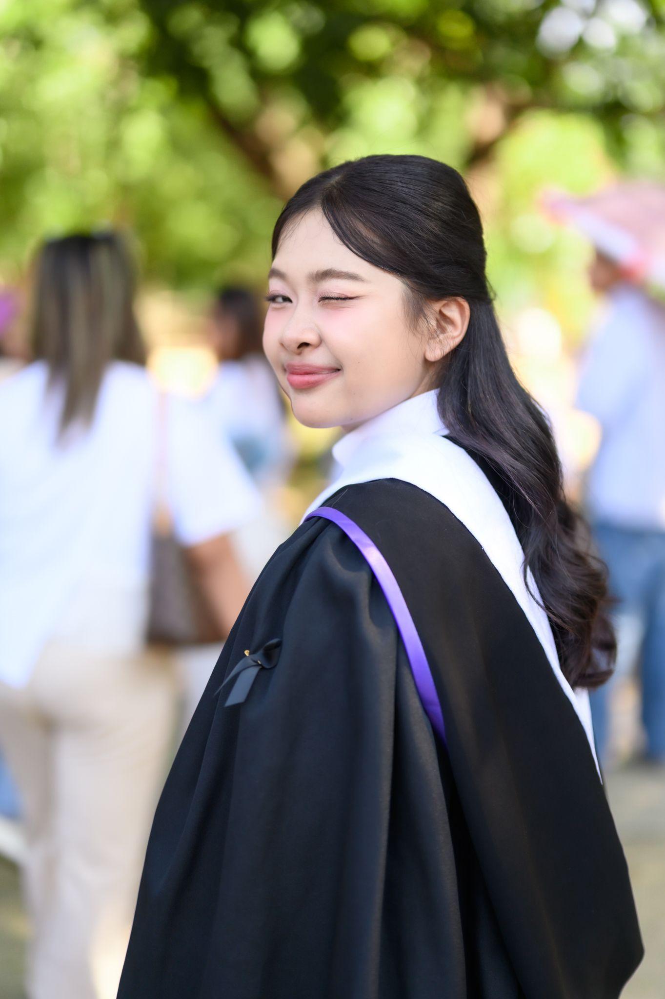 ผลงานรับปริญญา มหาวิทยาลัยเชียงใหม่ โดย มุมห้อง Photo ภาพที่ 6