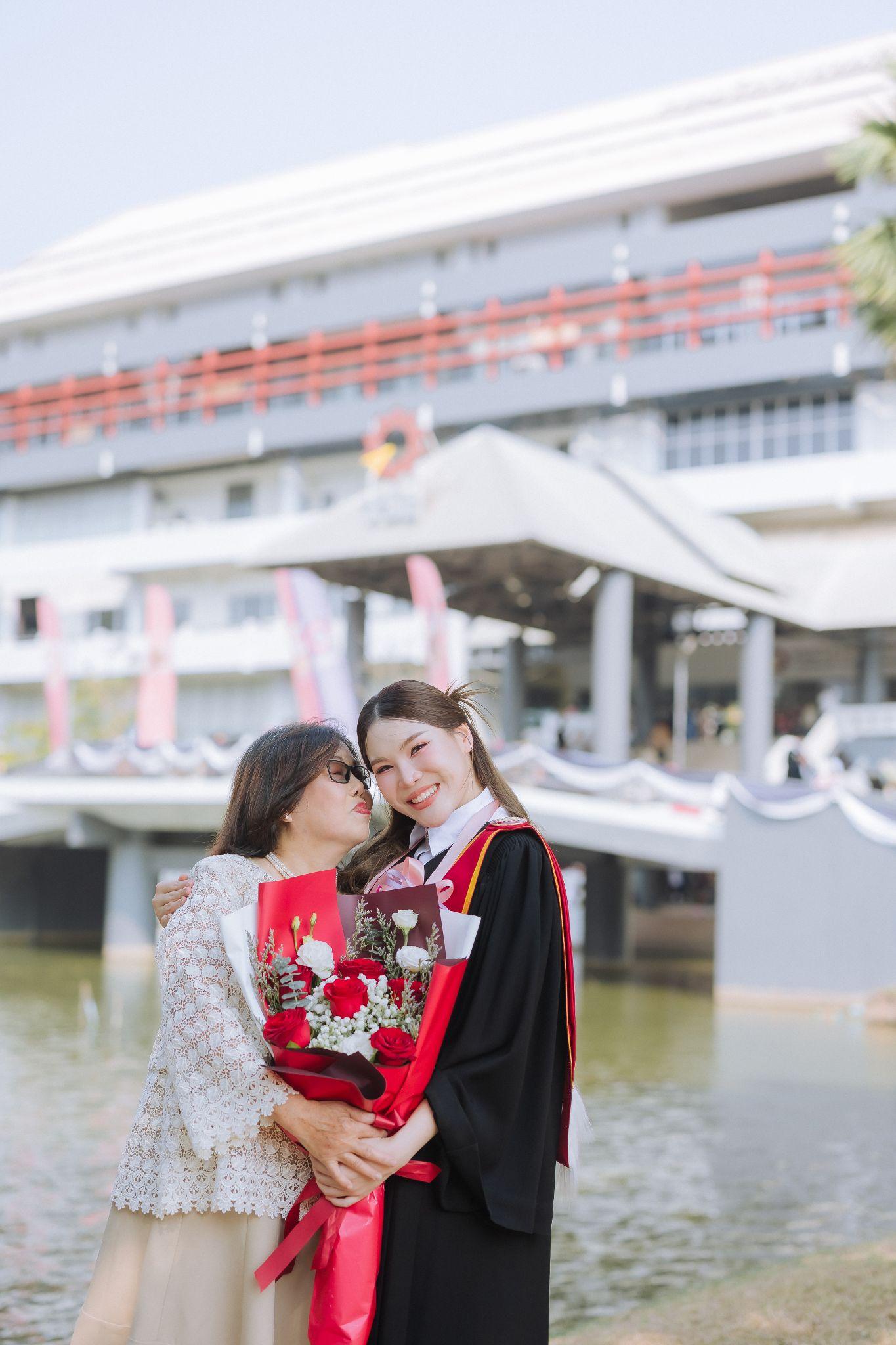 ผลงานรับปริญญา มหาวิทยาลัยธรรมศาสตร์ โดย ช่างภาพตัวสูง:Thirapong ภาพที่ 17