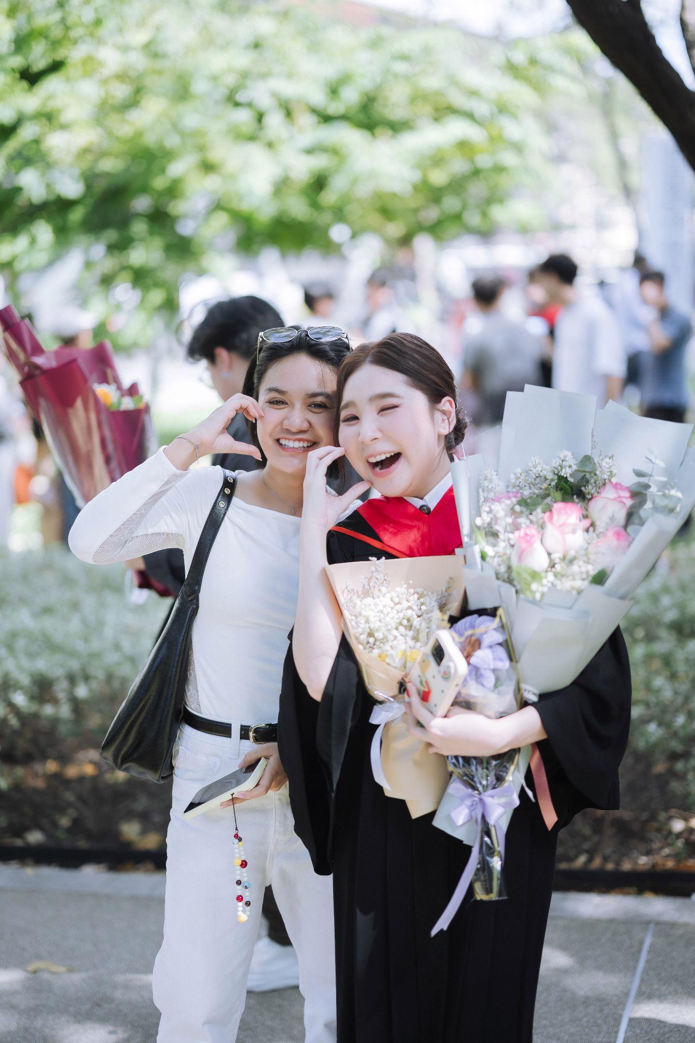 ผลงานรับปริญญา มหาวิทยาลัยกรุงเทพ โดย ช่างภาพตัวสูง:Thirapong ภาพที่ 2