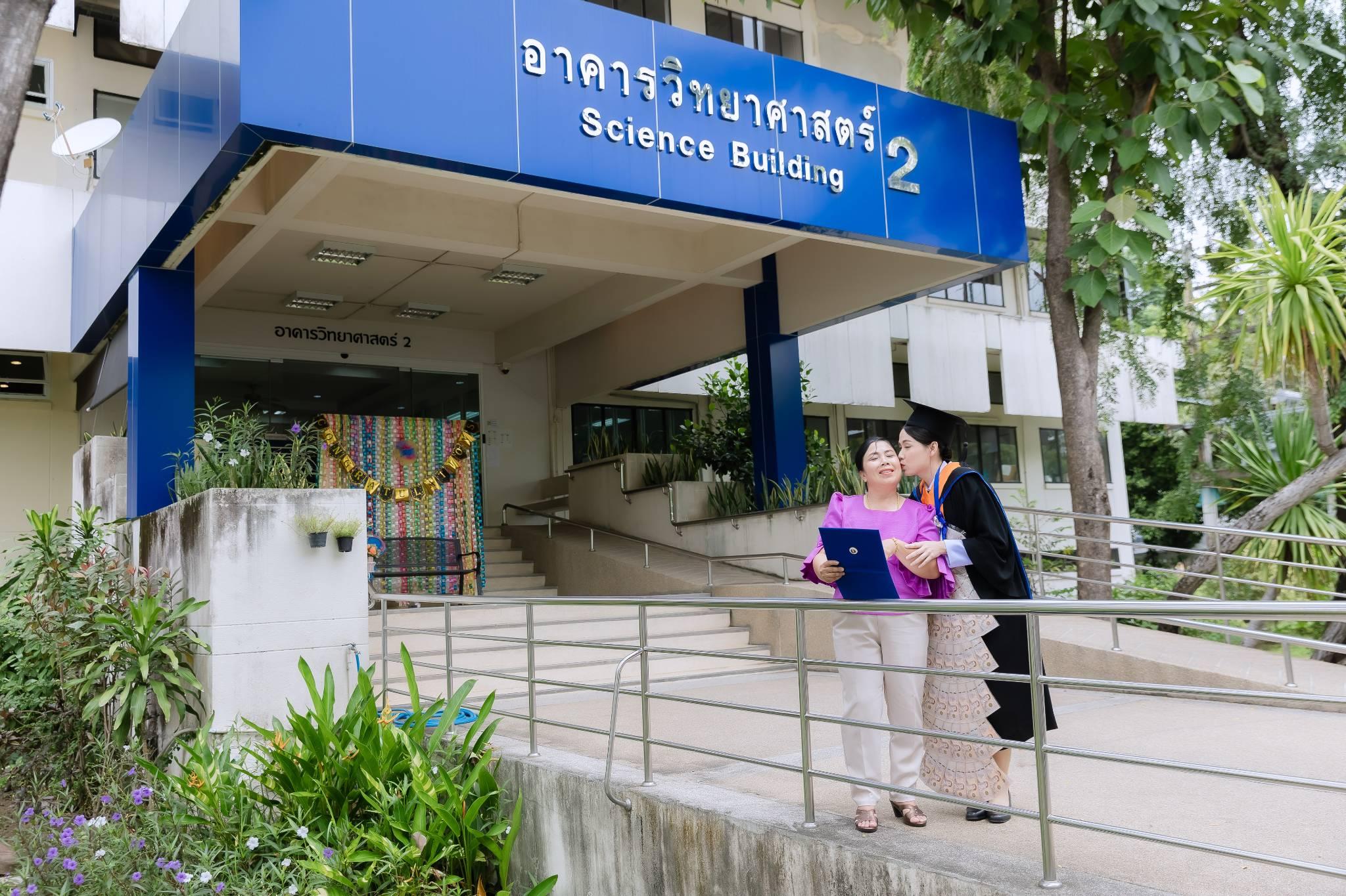 ผลงานรับปริญญา โดย ช่างภาพตัวสูง:Thirapong ภาพที่ 4