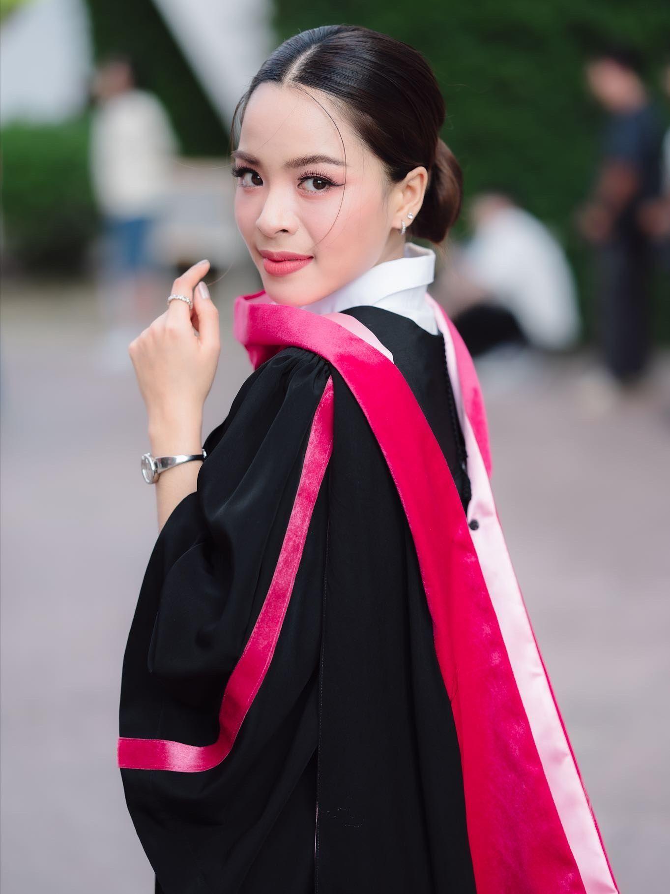 ผลงานรับปริญญา โดย BK.Galleries ภาพที่ 5