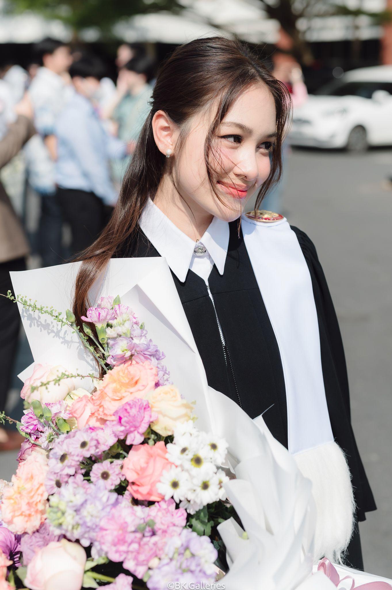 ผลงานรับปริญญา มหาวิทยาลัยธรรมศาสตร์ โดย BK.Galleries ภาพที่ 12