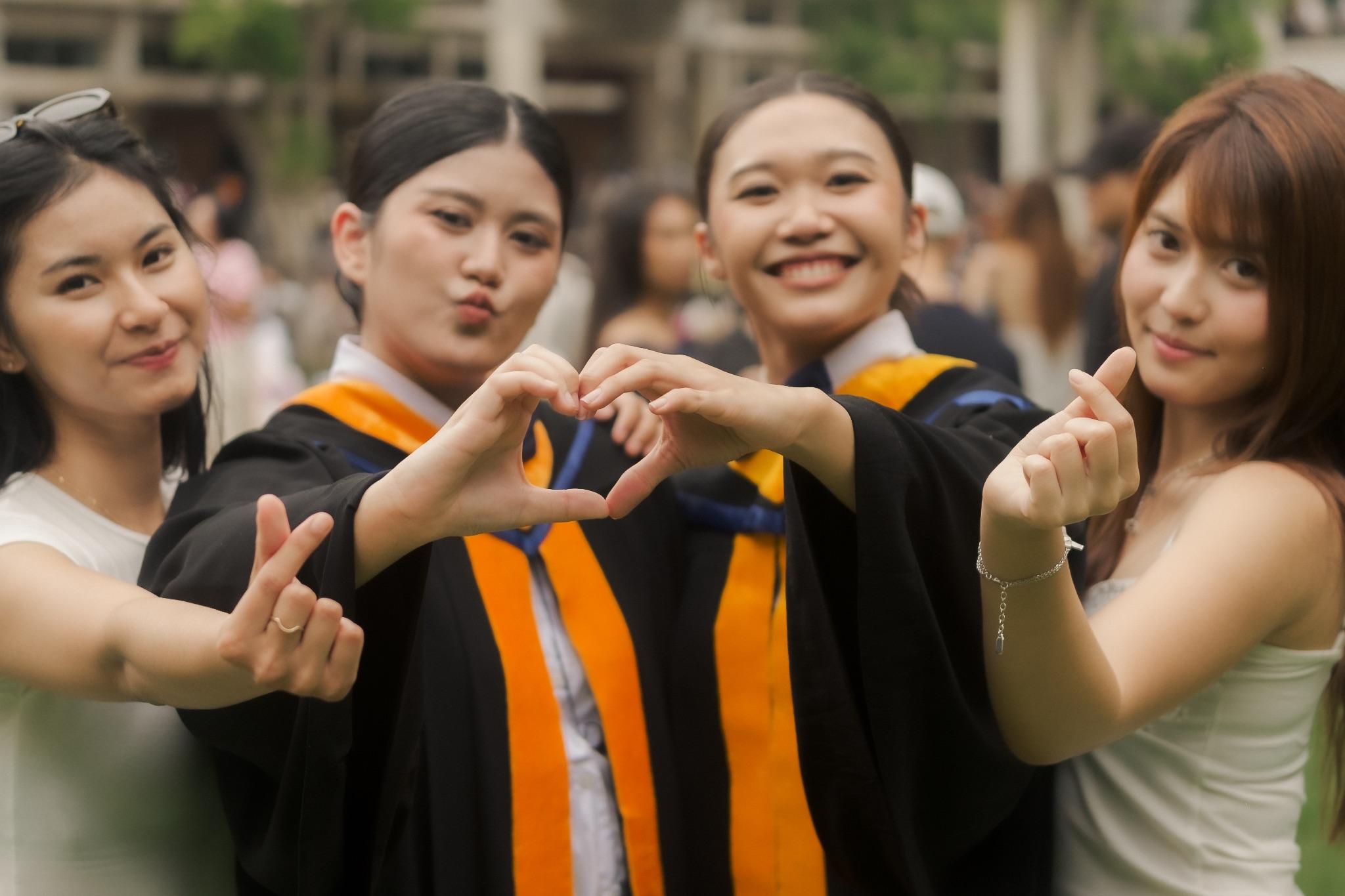ผลงานรับปริญญา มหาวิทยาลัยมหิดล โดย Dala.grad ภาพที่ 11
