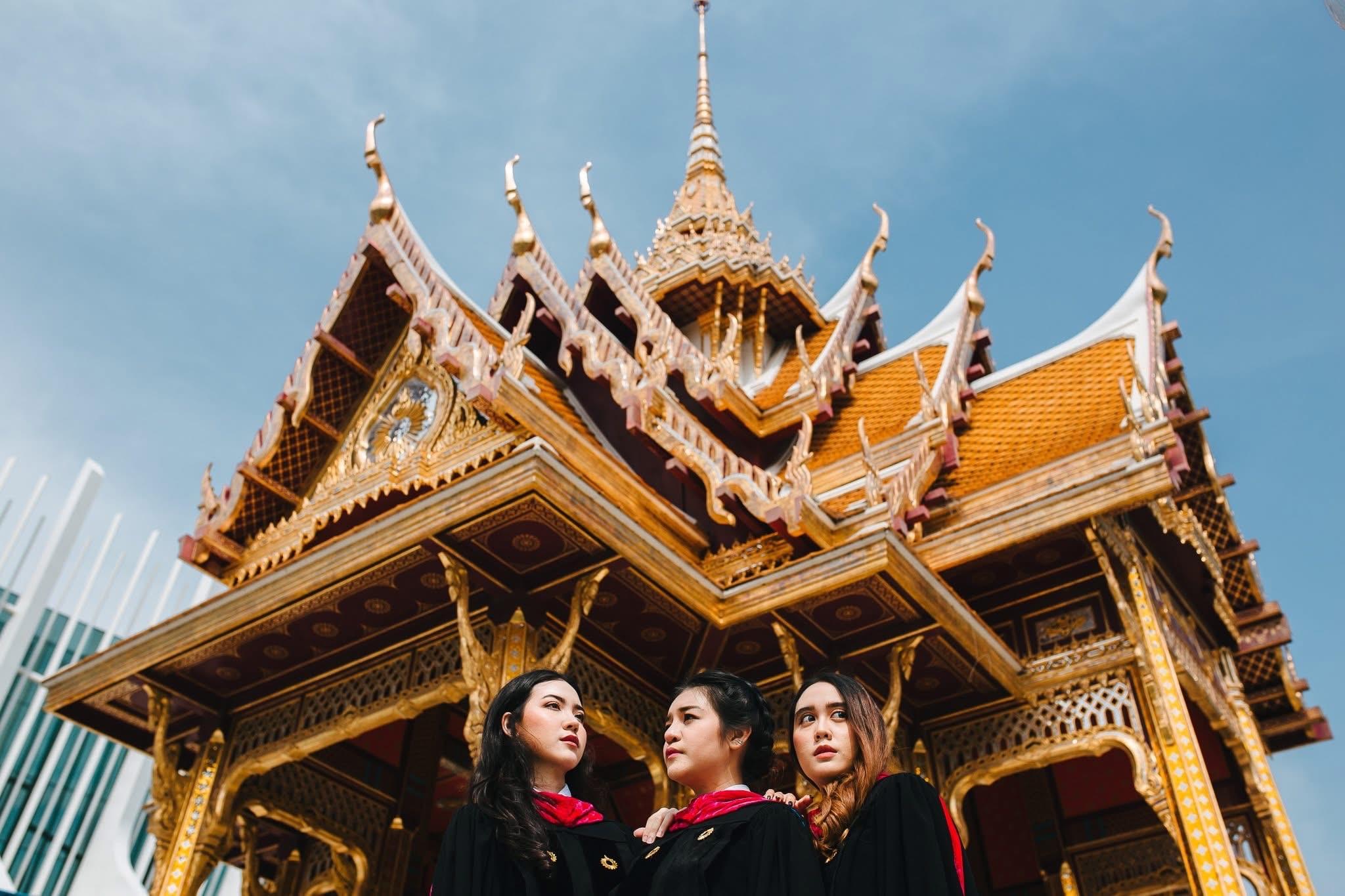 ผลงานรับปริญญา มหาวิทยาลัยรังสิต โดย Sunday.graphy ภาพที่ 1