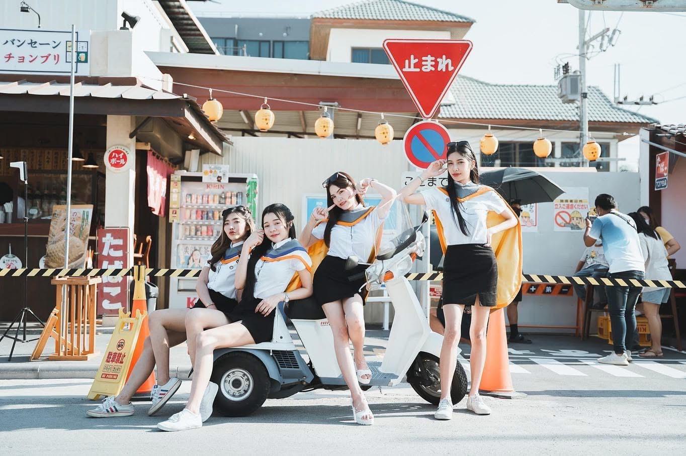 ผลงานรับปริญญา มหาวิทยาลัยบูรพา โดย Sunday.graphy ภาพที่ 15