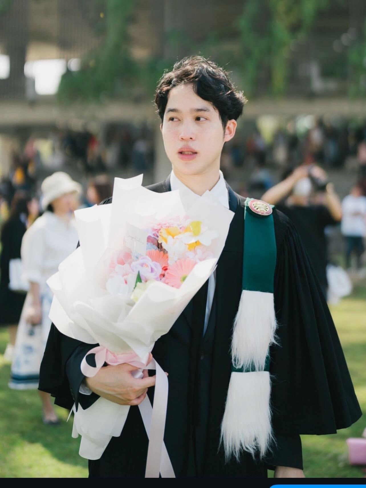 ผลงานรับปริญญา มหาวิทยาลัยธรรมศาสตร์ โดย Sunday.graphy ภาพที่ 3
