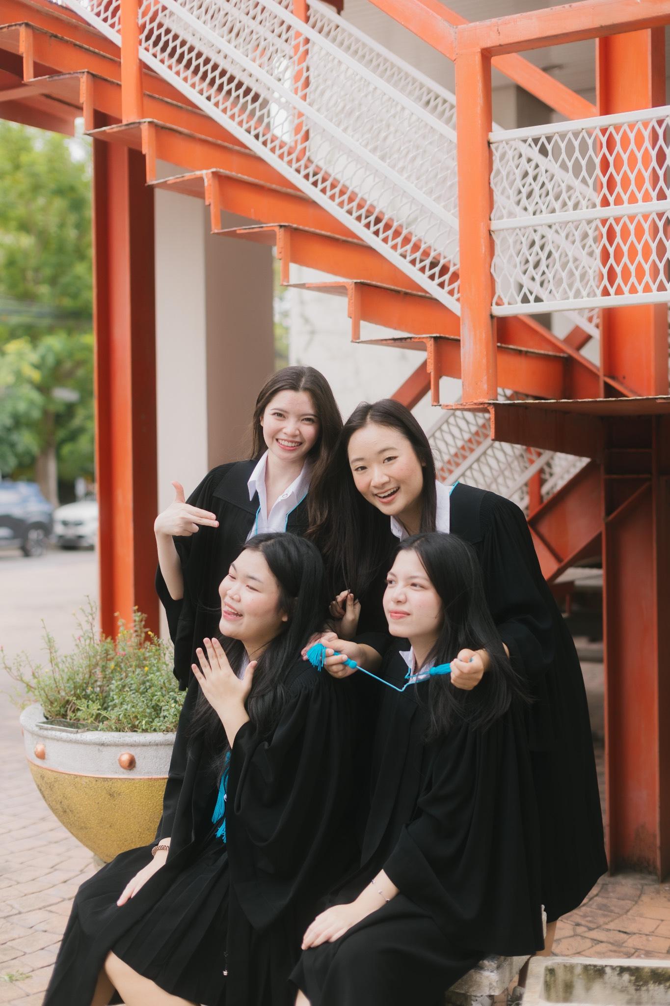ผลงานรับปริญญา โดย samsi.photo ภาพที่ 2
