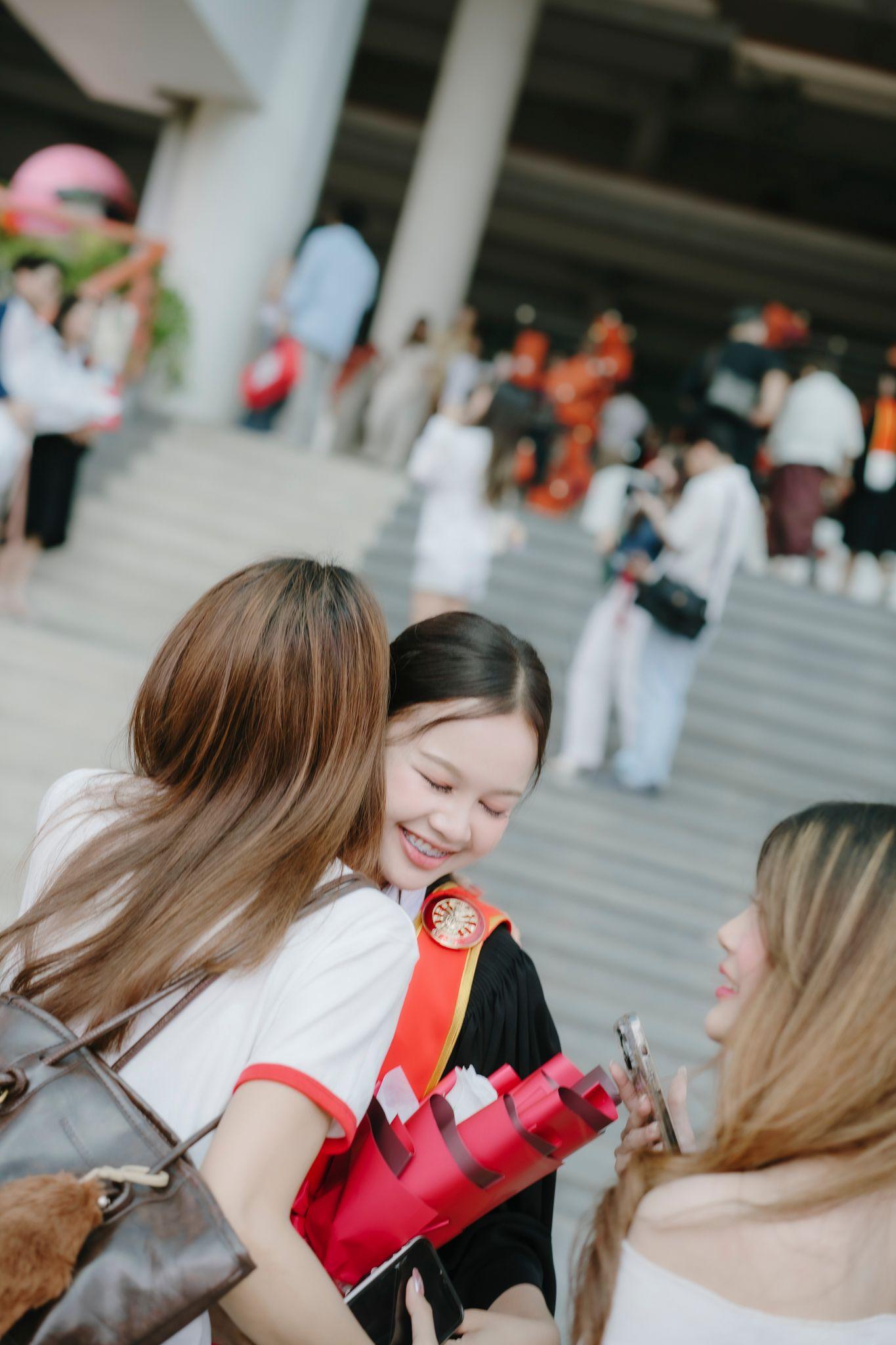 ผลงานรับปริญญา มหาวิทยาลัยธรรมศาสตร์ โดย Ks.pixels ภาพที่ 4