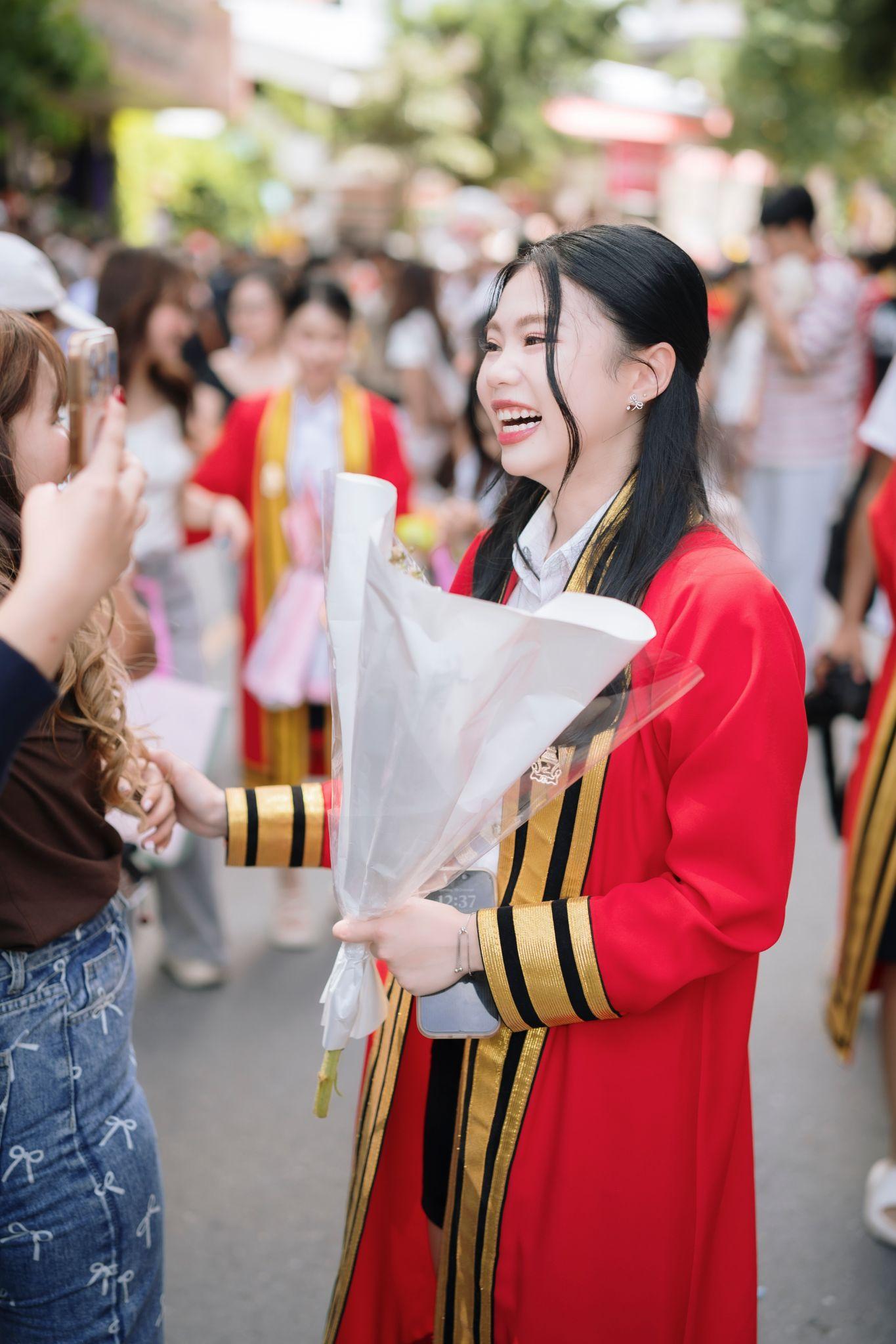 ผลงานรับปริญญา มหาวิทยาลัยเทคโนโลยีพระจอมเกล้าพระนครเหนือ โดย Ks.pixels ภาพที่ 6