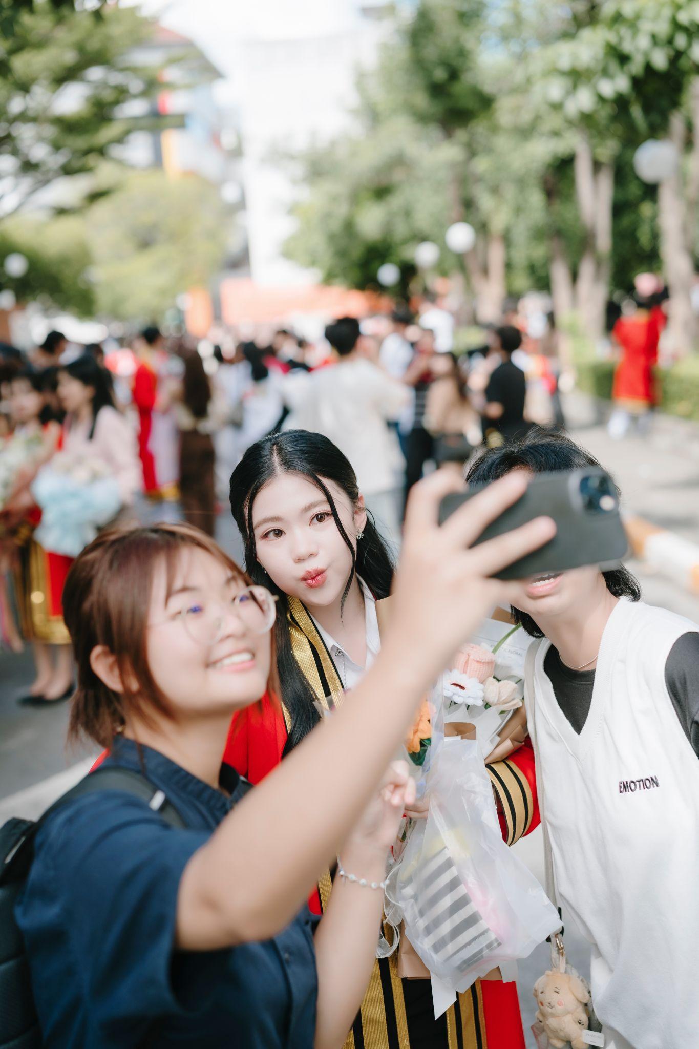 ผลงานรับปริญญา มหาวิทยาลัยเทคโนโลยีพระจอมเกล้าพระนครเหนือ โดย Ks.pixels ภาพที่ 11
