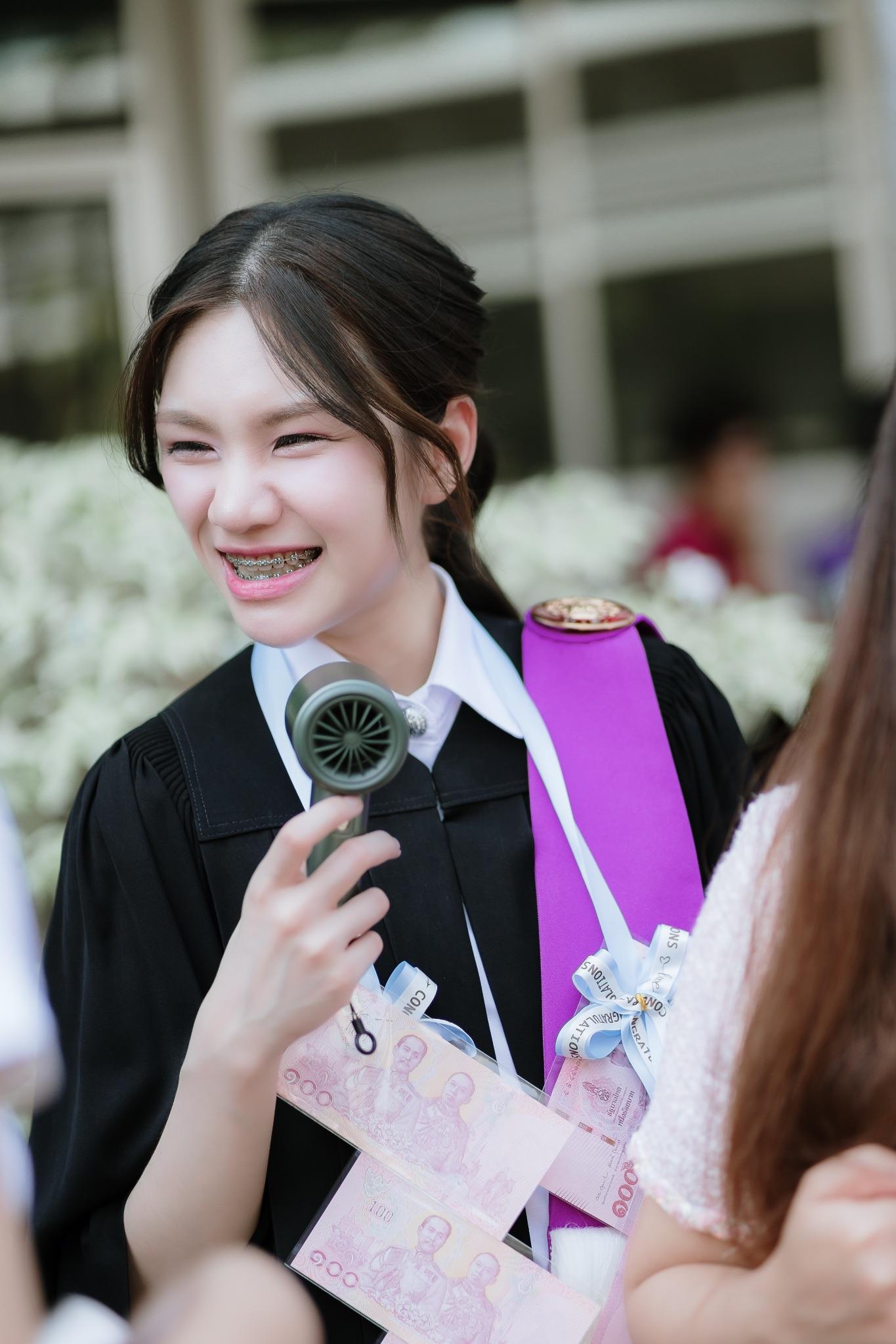 ผลงานรับปริญญา โดย Ks.pixels ภาพที่ 4