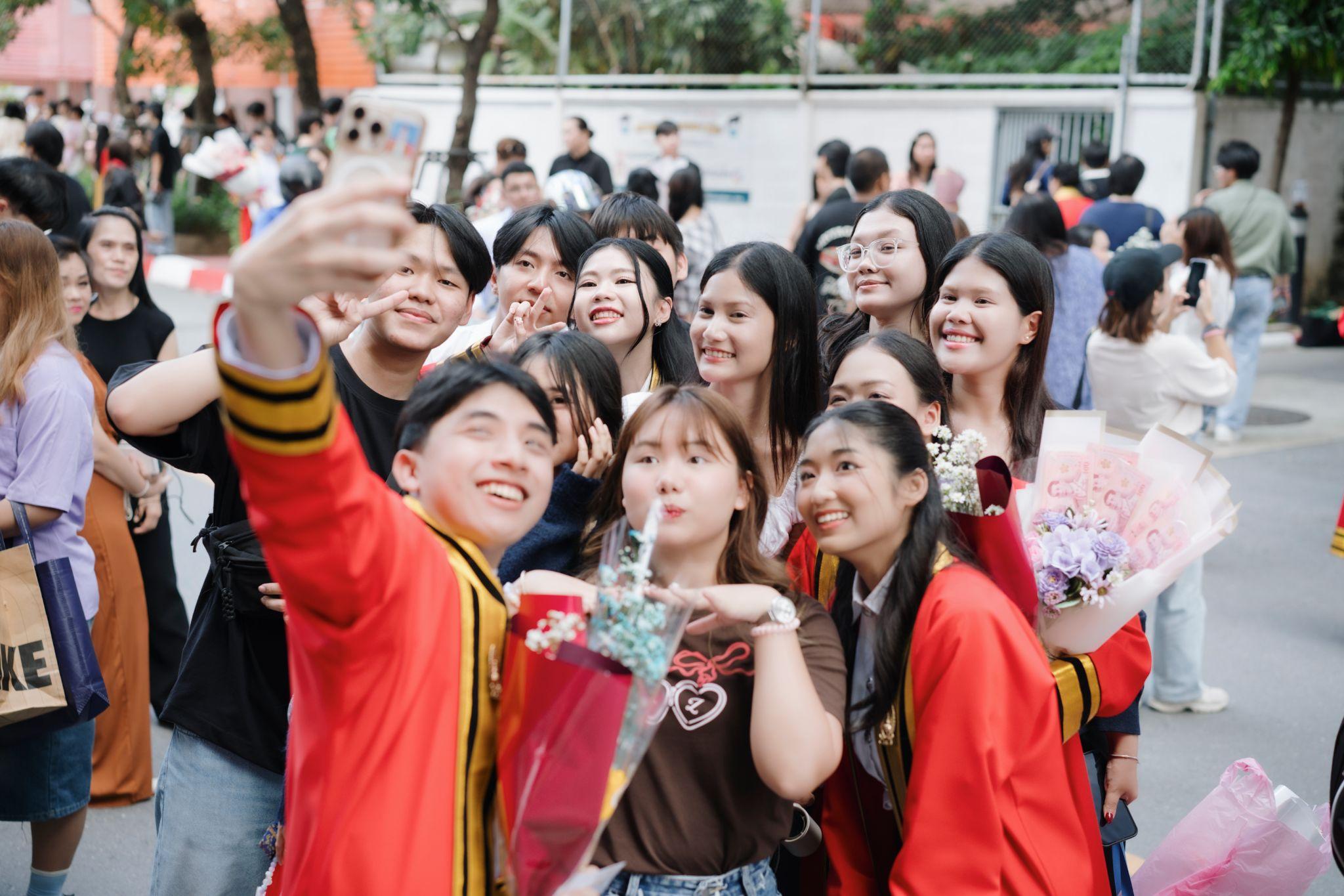 ผลงานรับปริญญา มหาวิทยาลัยเทคโนโลยีพระจอมเกล้าพระนครเหนือ โดย Ks.pixels ภาพที่ 7